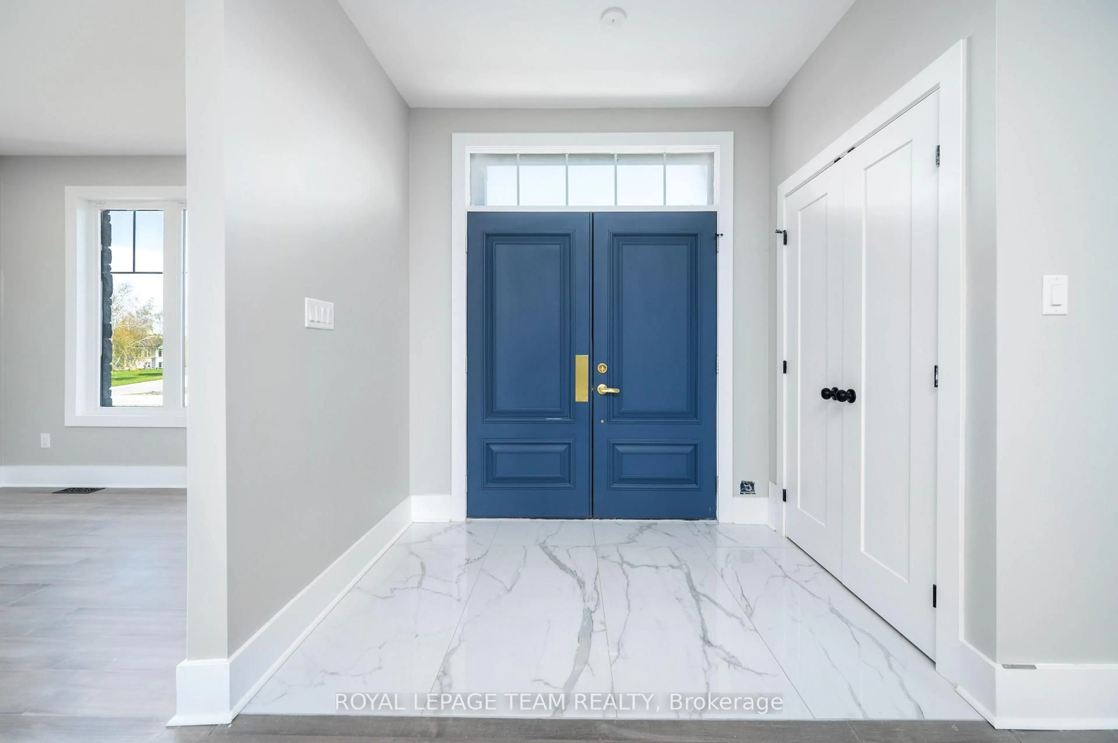 Indoor entryway for 1444 Water's Edge Way, Greely Ontario K4P 0C6