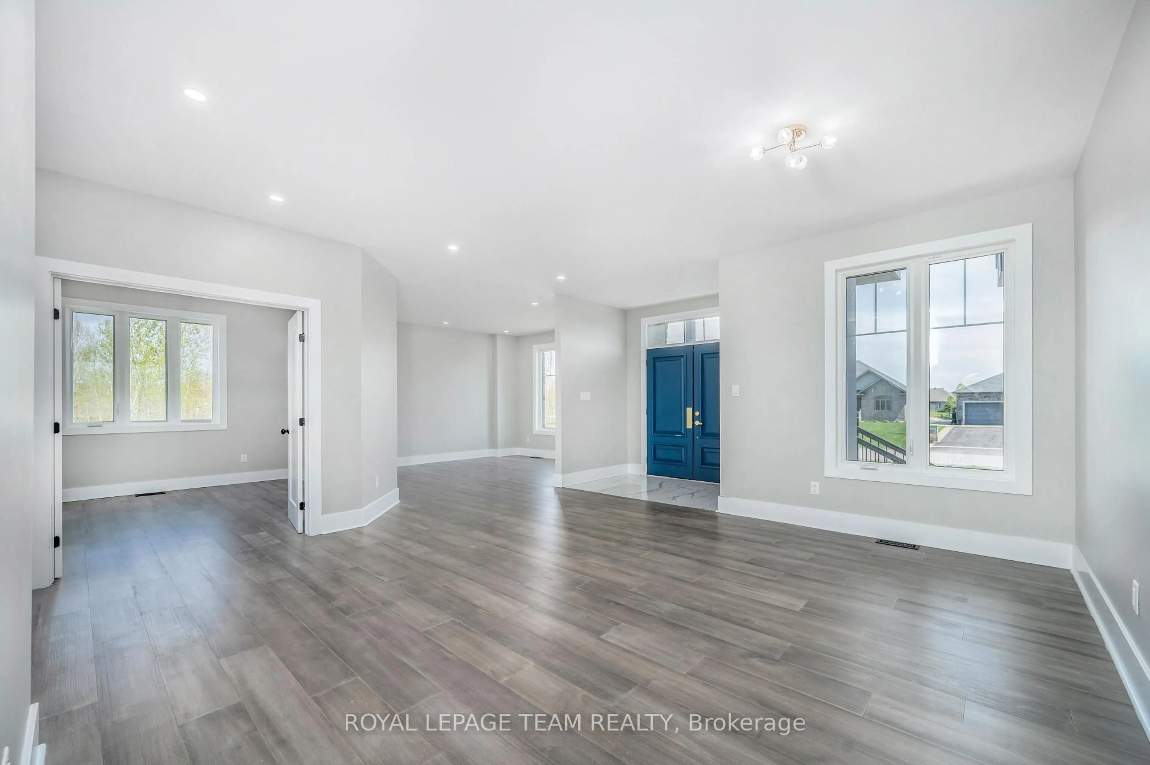 Indoor entryway for 1444 Water's Edge Way, Greely Ontario K4P 0C6