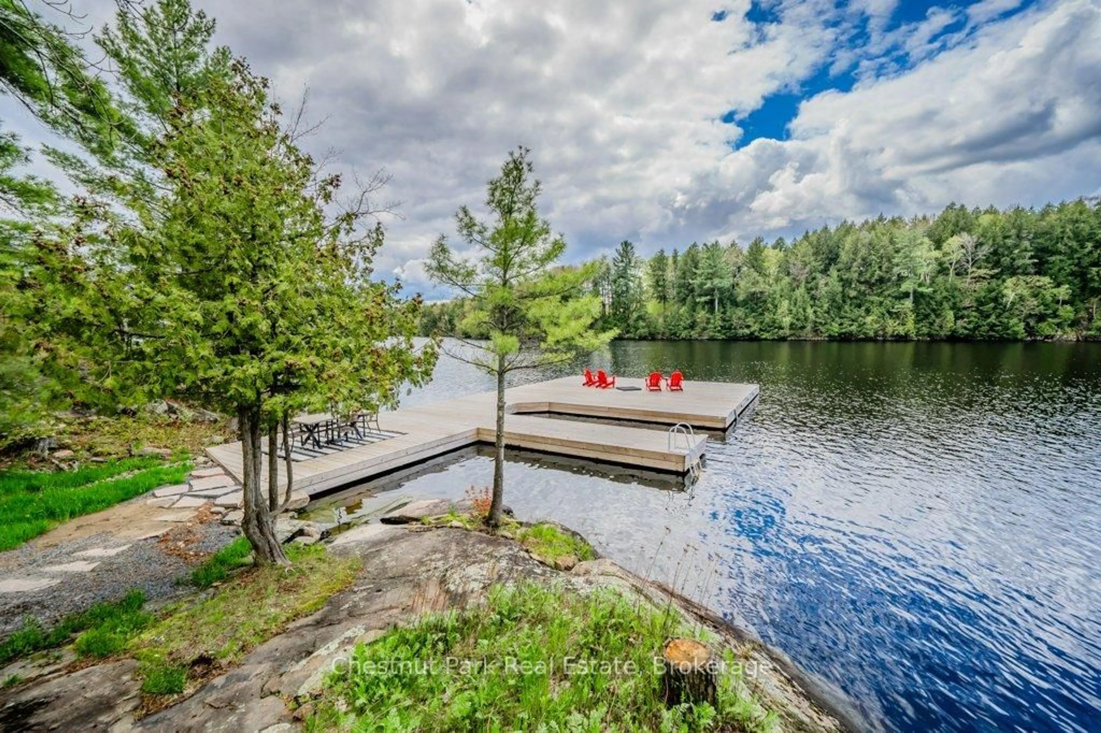 Patio, water/lake/river/ocean view for 1023 Milford Manor Rd #5, Muskoka Lakes Ontario P1L 1X4
