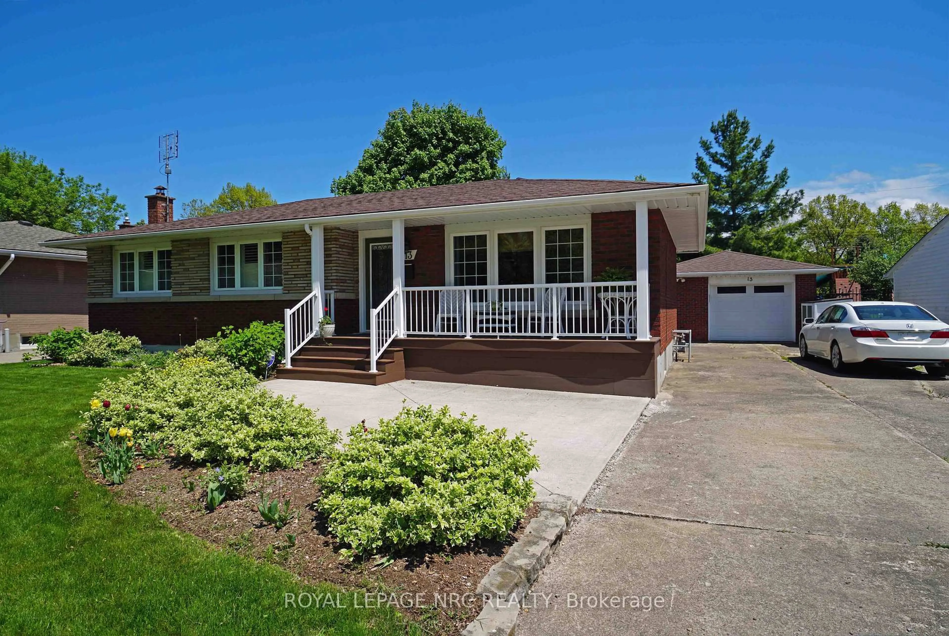 Unknown for 13 Cullen Dr, St. Catharines Ontario L2T 3H2