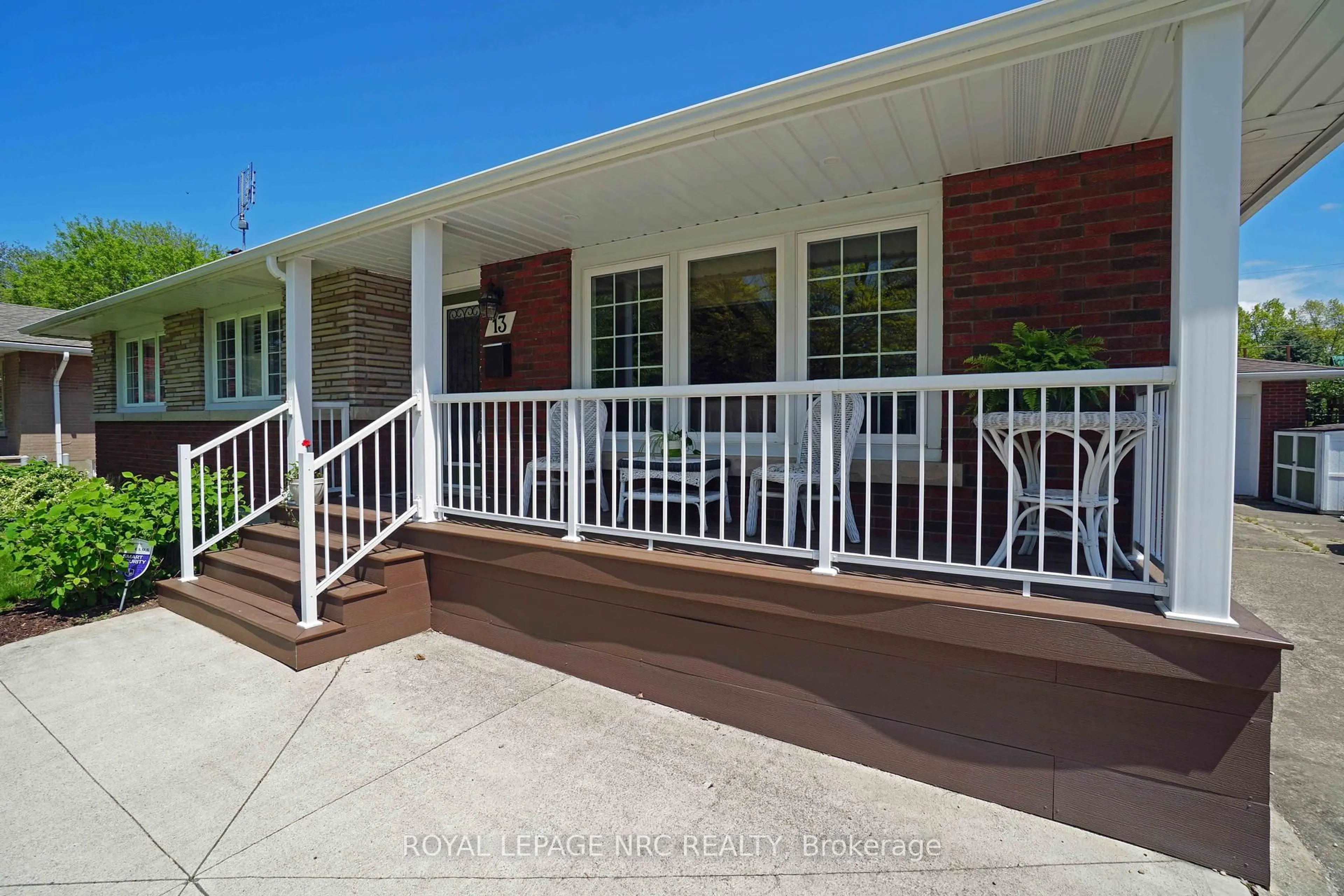 Patio, street for 13 Cullen Dr, St. Catharines Ontario L2T 3H2