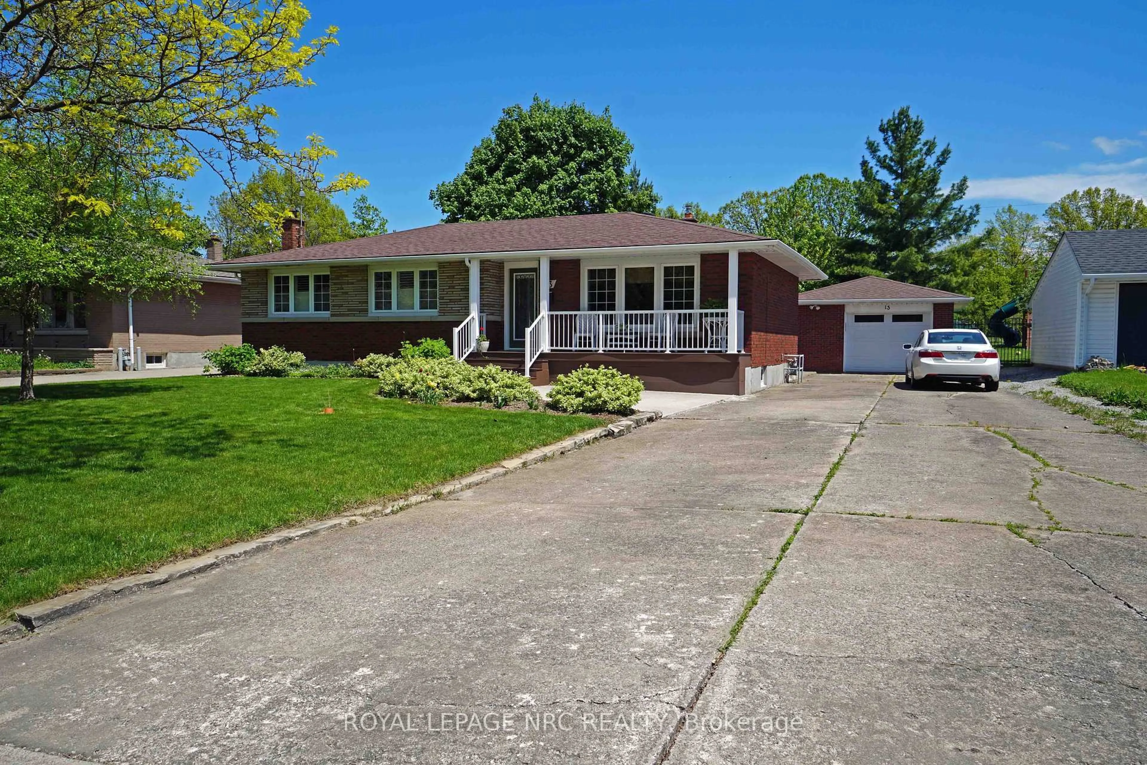 Unknown for 13 Cullen Dr, St. Catharines Ontario L2T 3H2