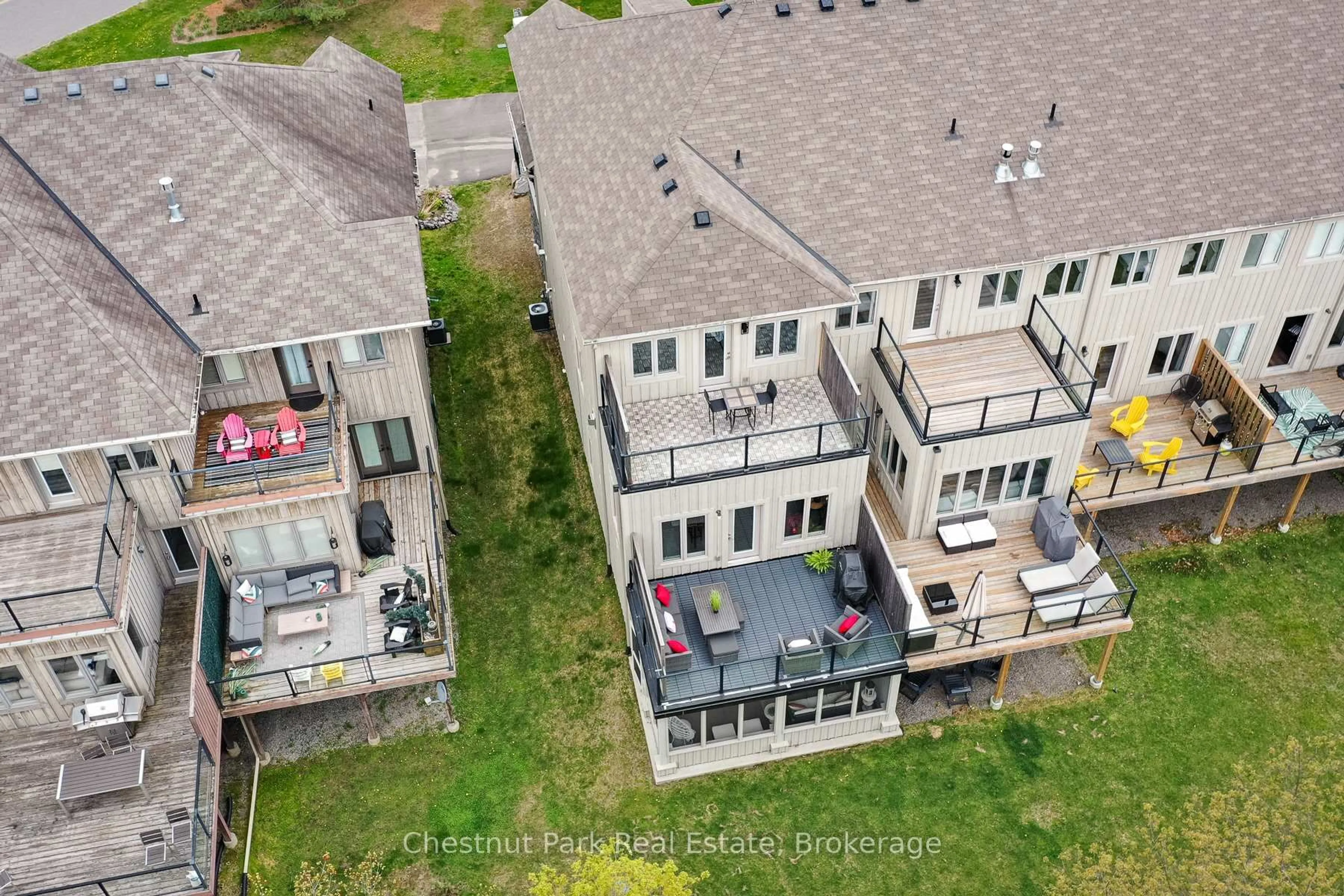 A pic from outside/outdoor area/front of a property/back of a property/a pic from drone, unknown for 55 ROCKMOUNT Cres, Gravenhurst Ontario P1P 0A6