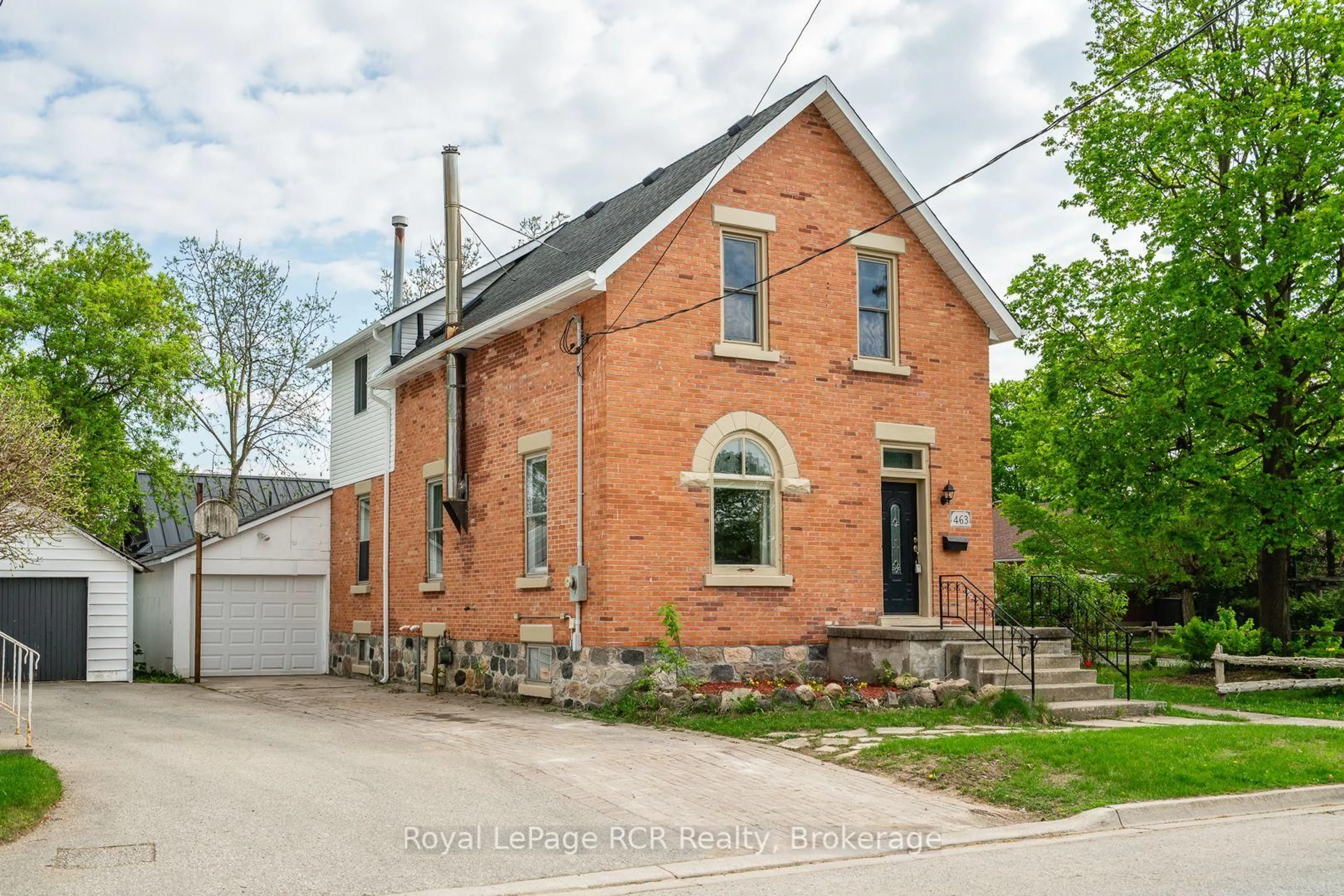 Home with brick exterior material, street for 463 12th St, Hanover Ontario N4N 1W1