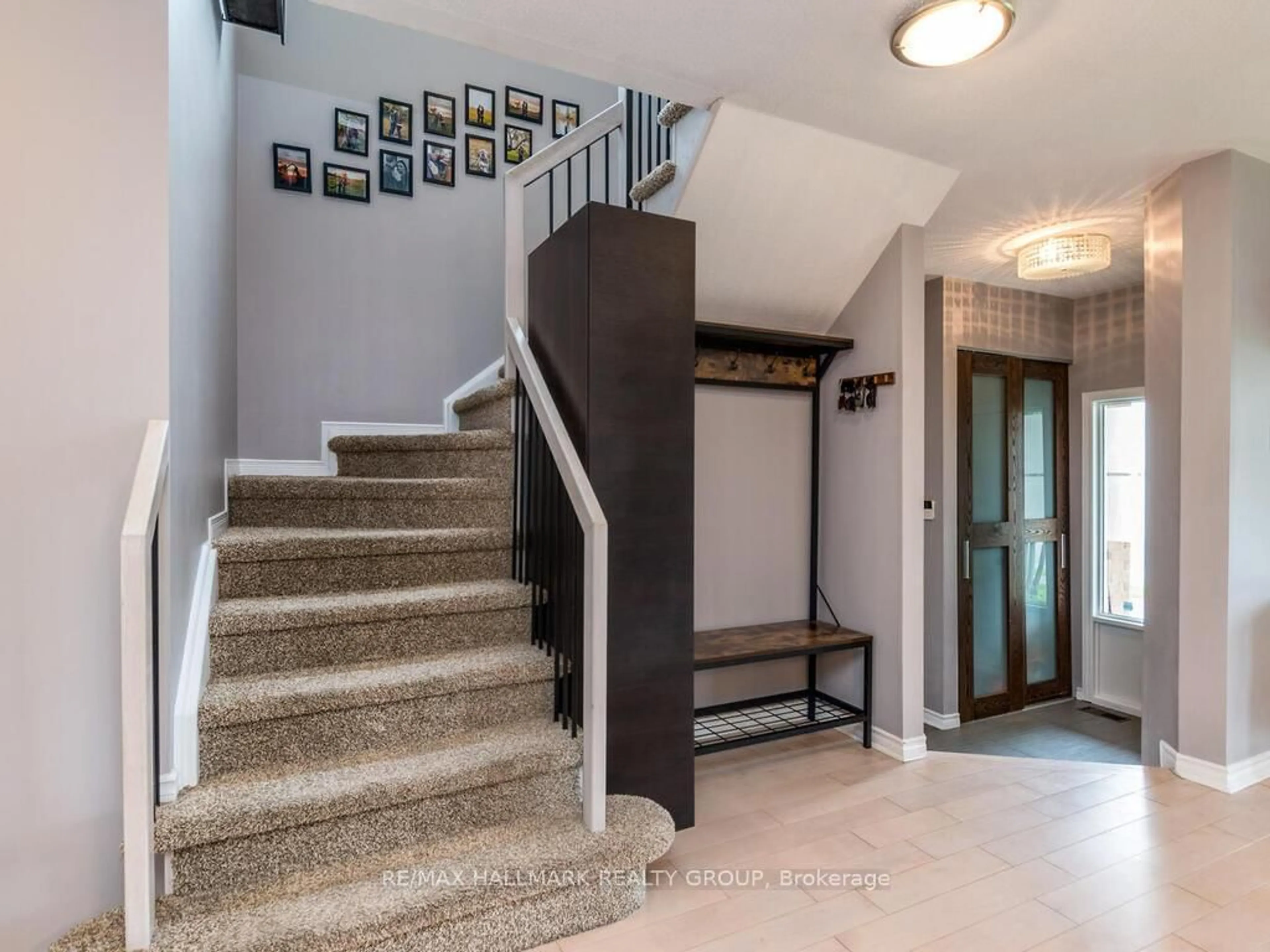 Indoor foyer for 49 Grassy Plains Dr, Ottawa Ontario K2M 2L6
