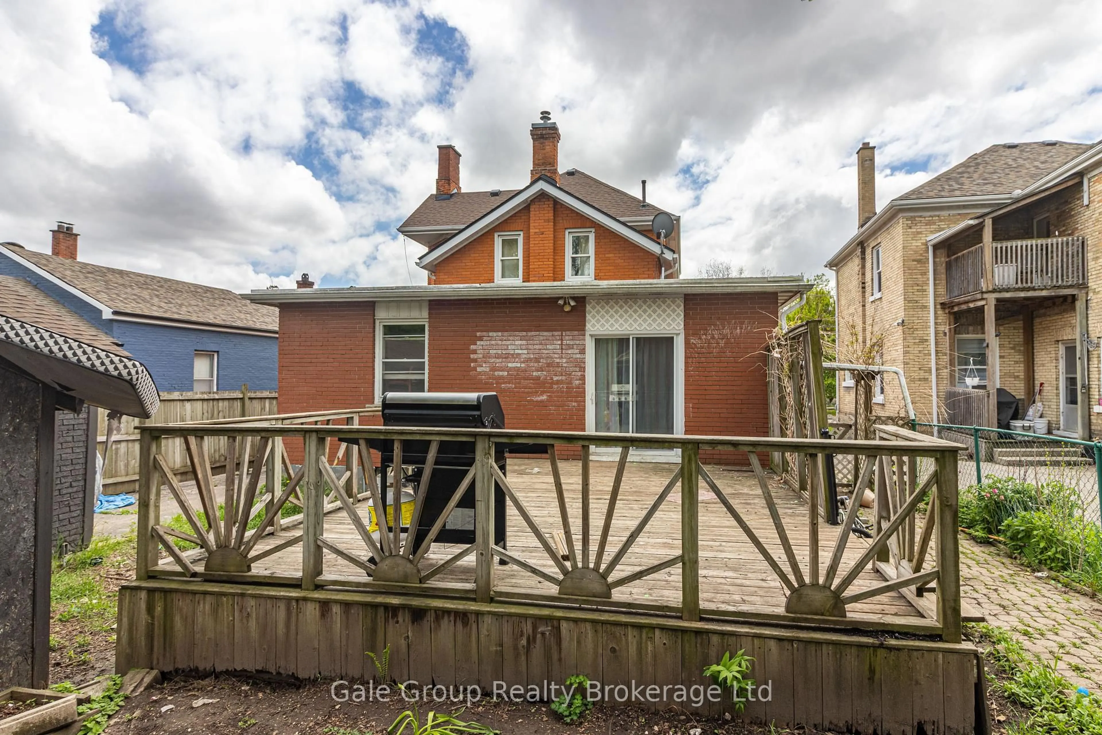 Patio, street for 561 Princess St, Woodstock Ontario N4S 4H2
