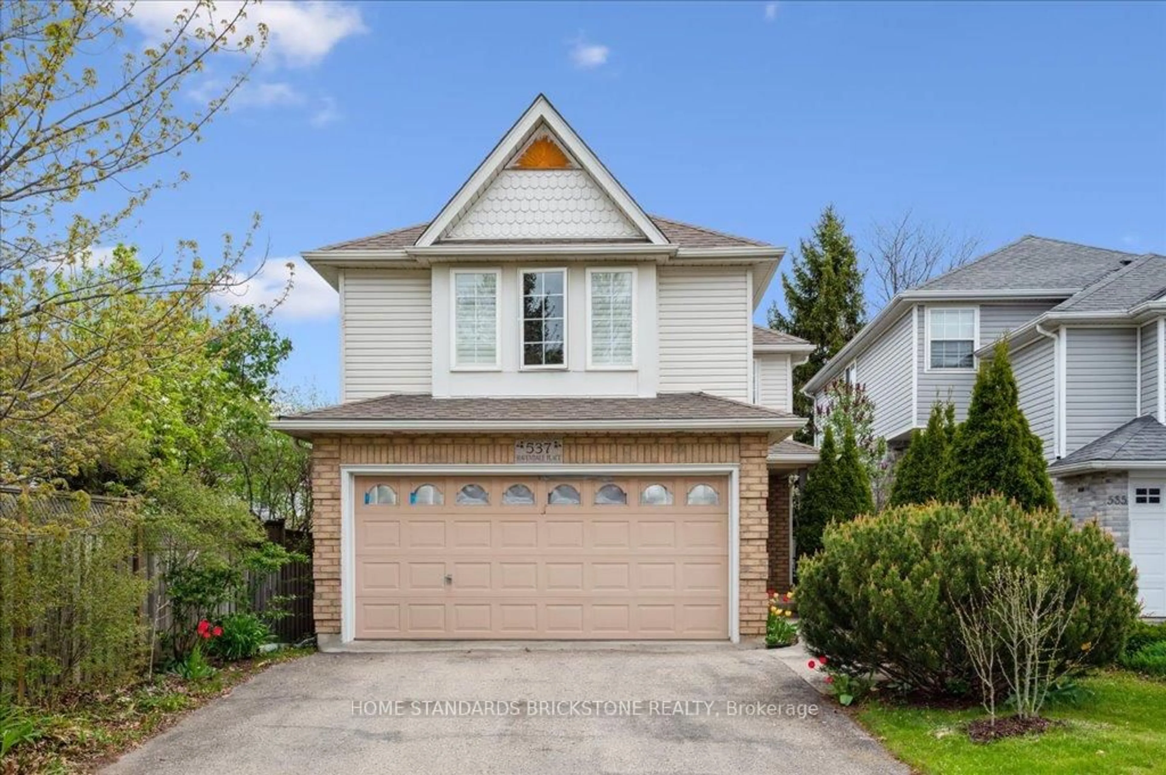 Home with vinyl exterior material, street for 537 Havendale Pl, Waterloo Ontario N2T 2T3