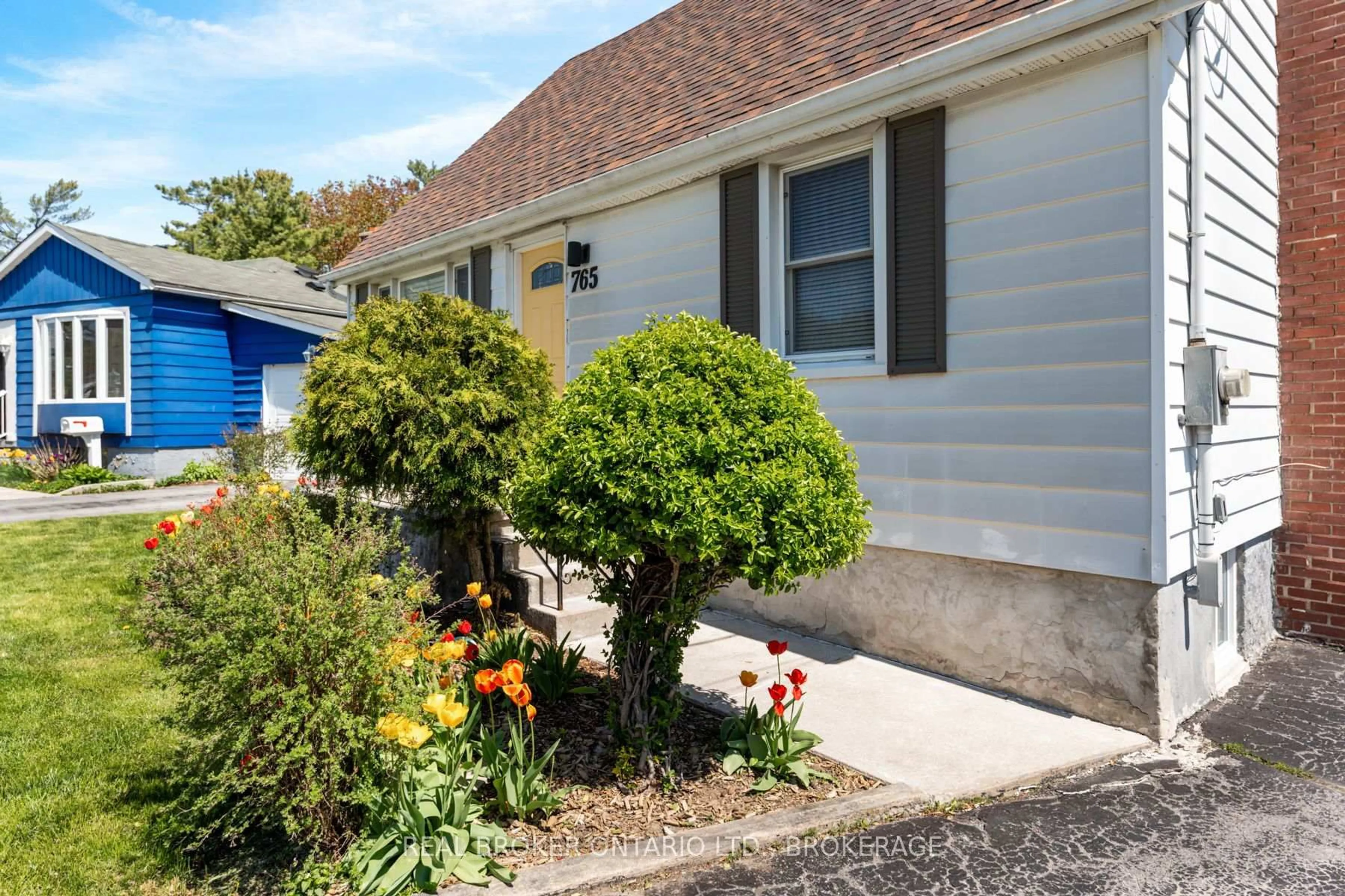 Home with vinyl exterior material, street for 765 Alfred Cres, Kingston Ontario K7K 4K5