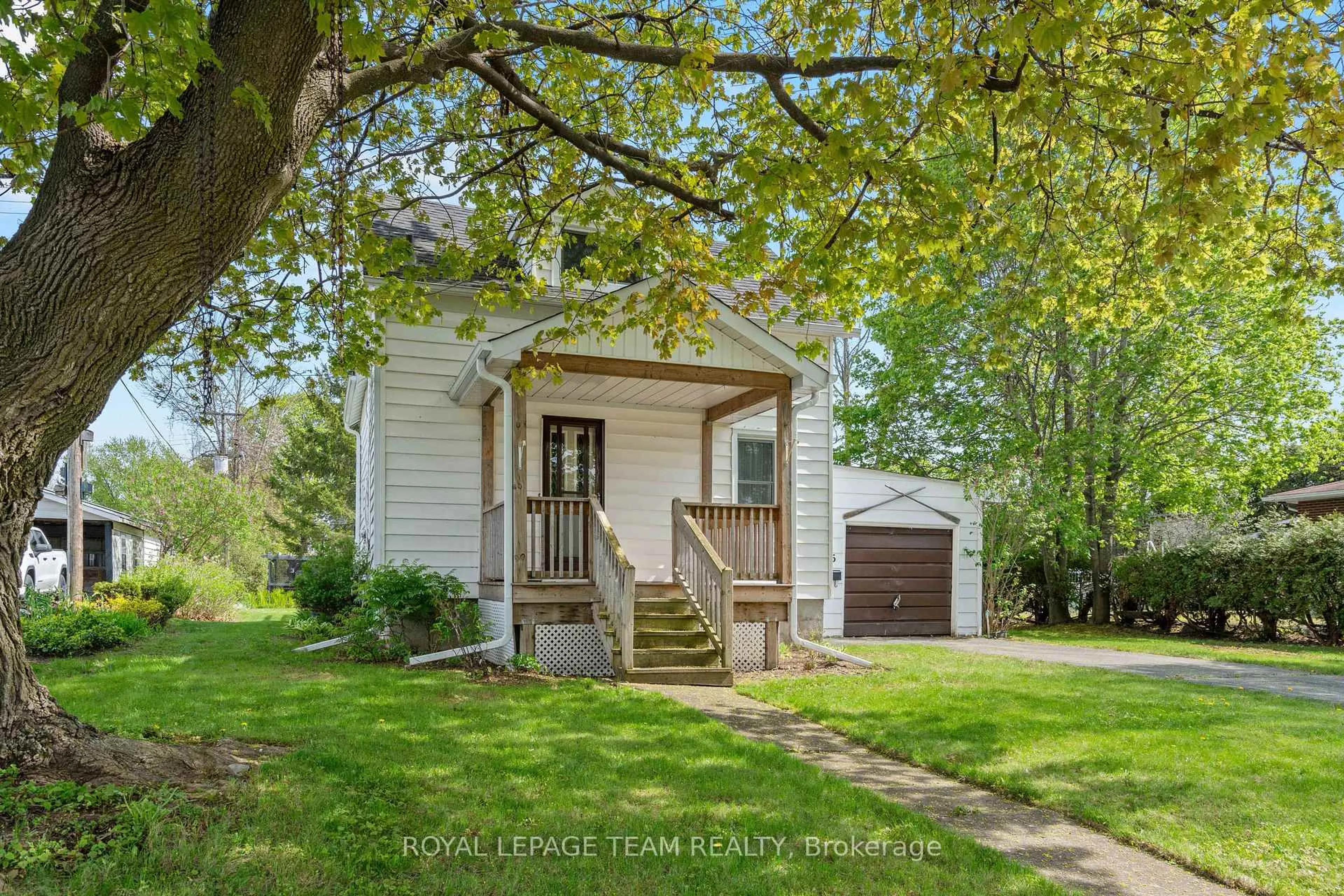 Home with vinyl exterior material, street for 56 Elm St, South Stormont Ontario K0C 1M0