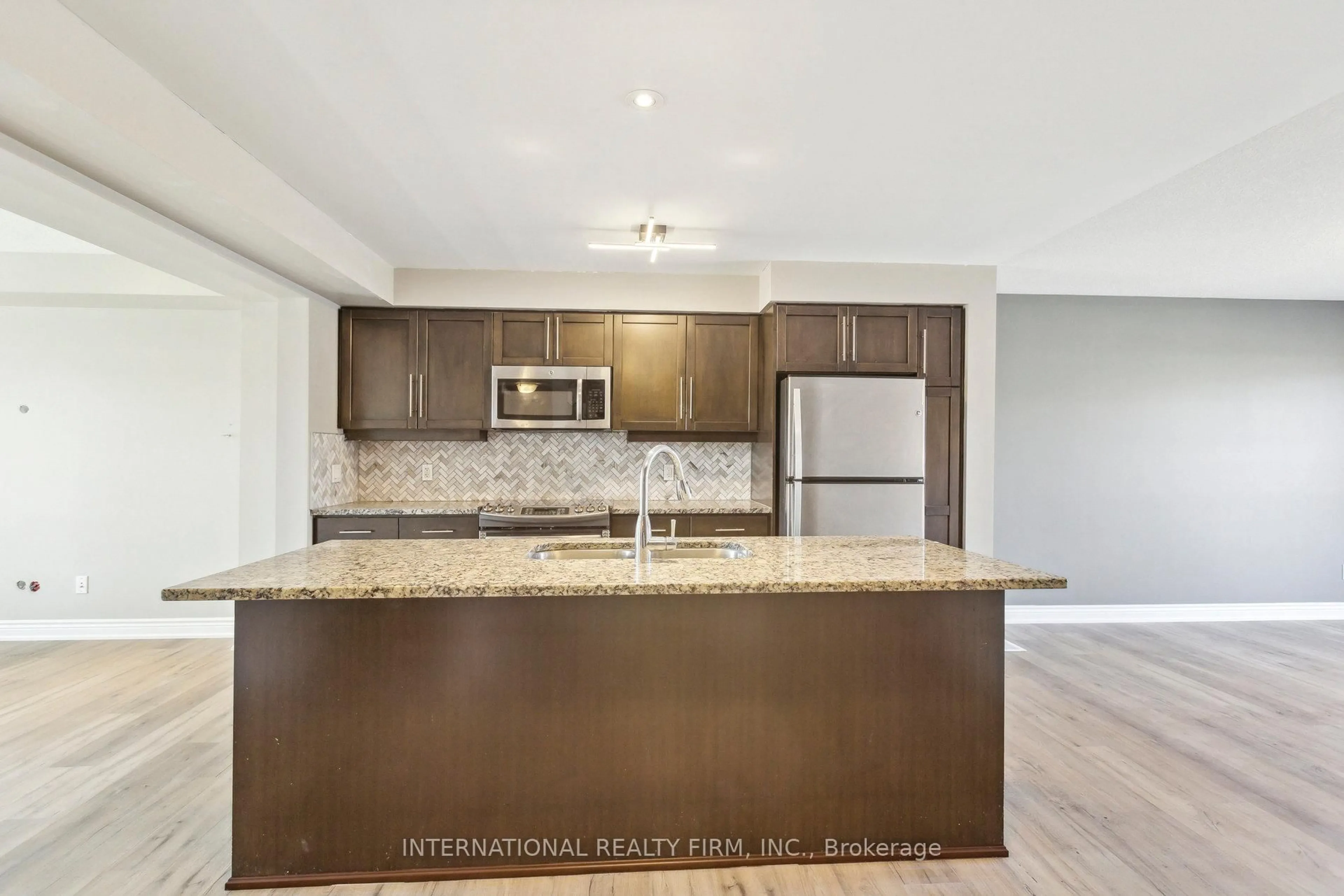 Open concept kitchen, unknown for 39 Jeffrey Dr, Guelph Ontario N1E 0M4