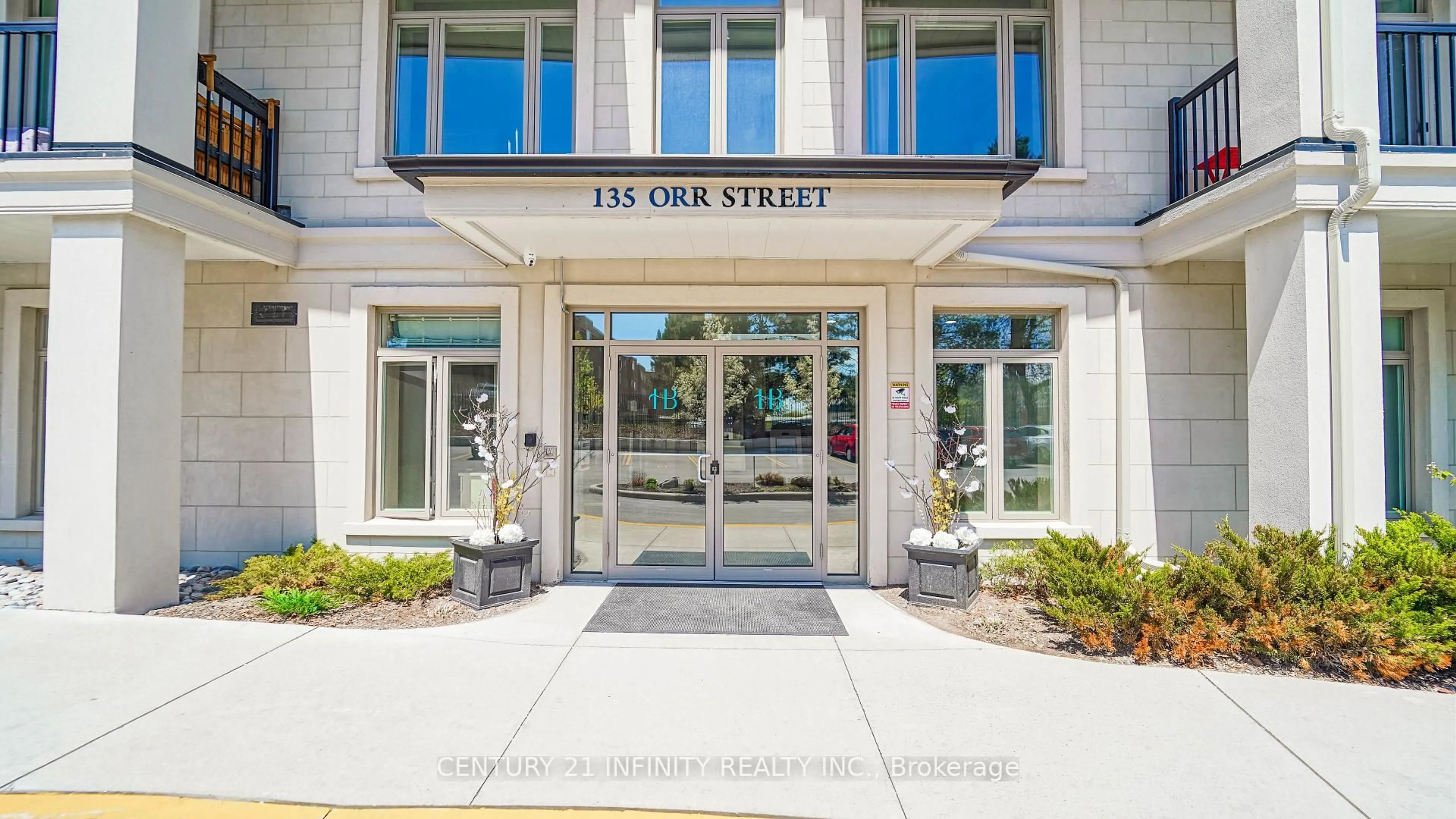 Indoor foyer for 135 Orr St #101, Cobourg Ontario K9A 0J6