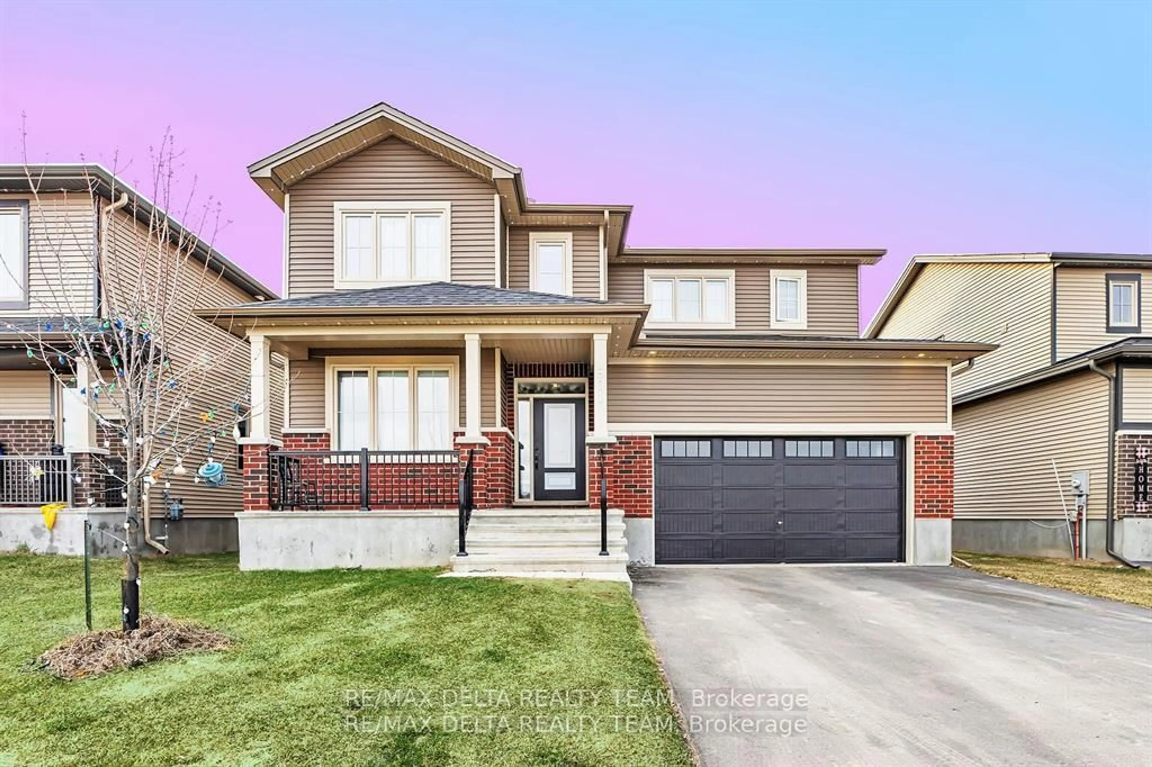 Home with brick exterior material, street for 801 Gamble Dr, Russell Ontario K4R 0G6