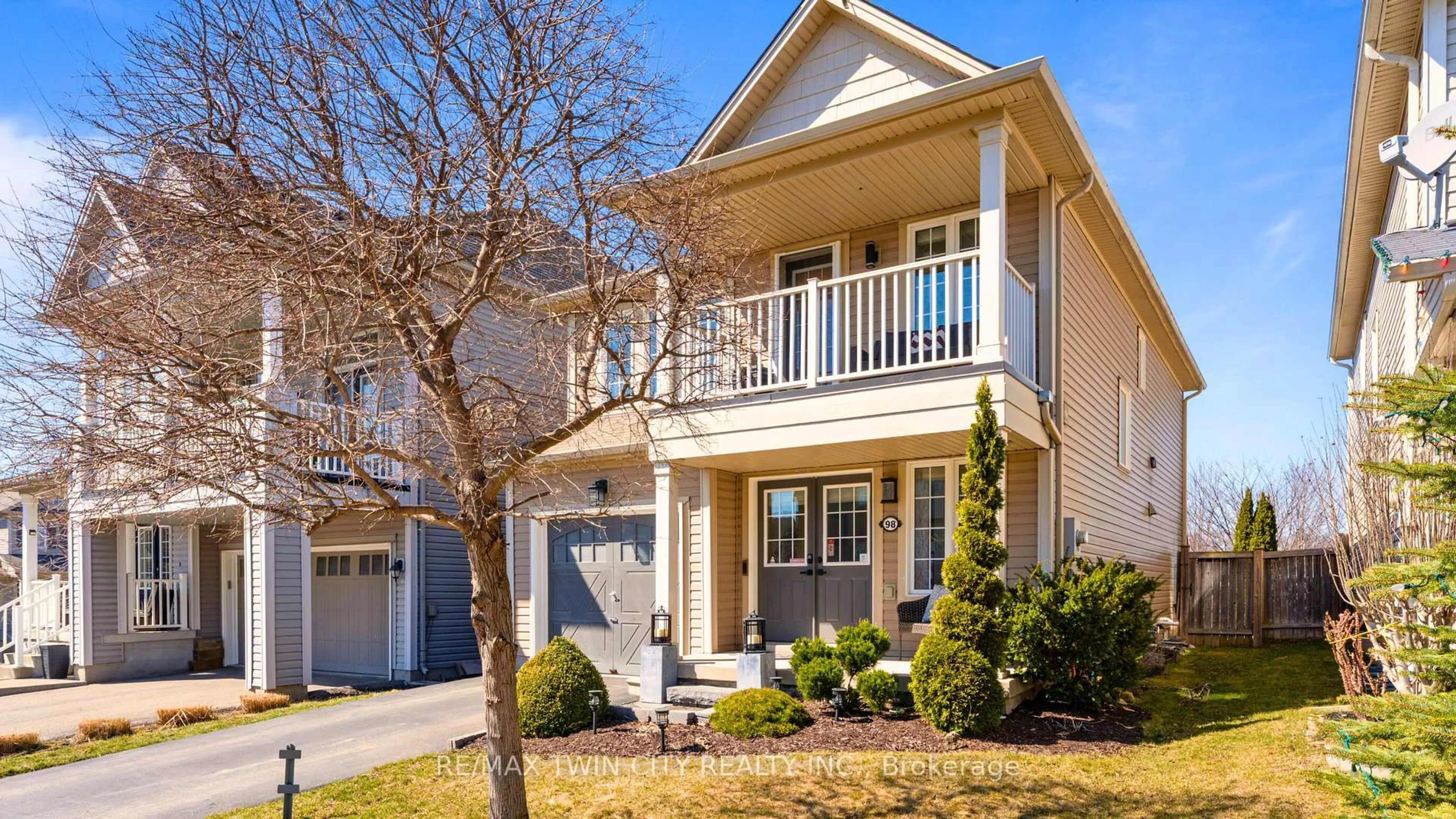 Home with vinyl exterior material, street for 98 Lambert Cres, Brantford Ontario N3T 0E9