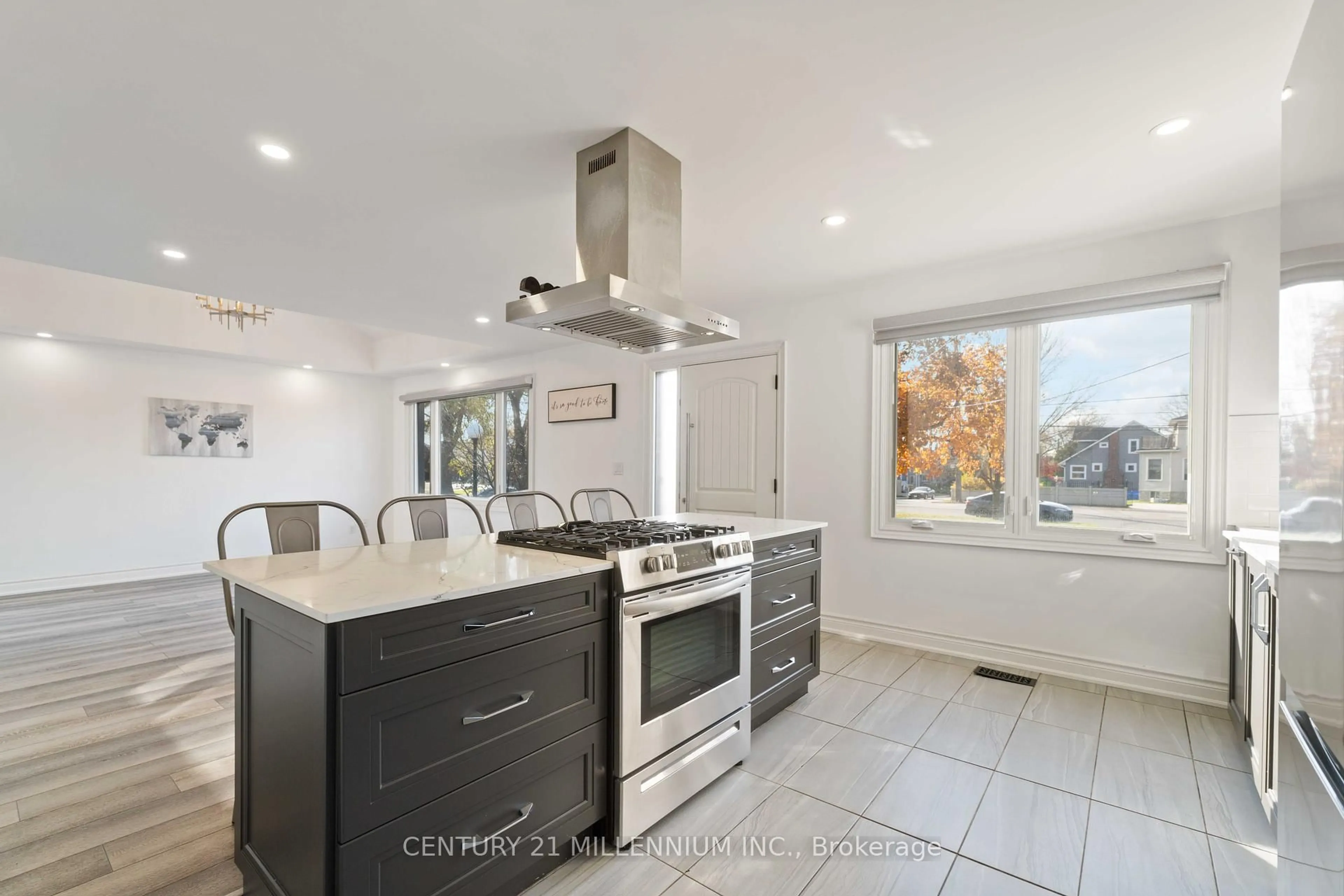 Open concept kitchen, ceramic/tile floor for 599 Beach Blvd, Hamilton Ontario L8H 6X8