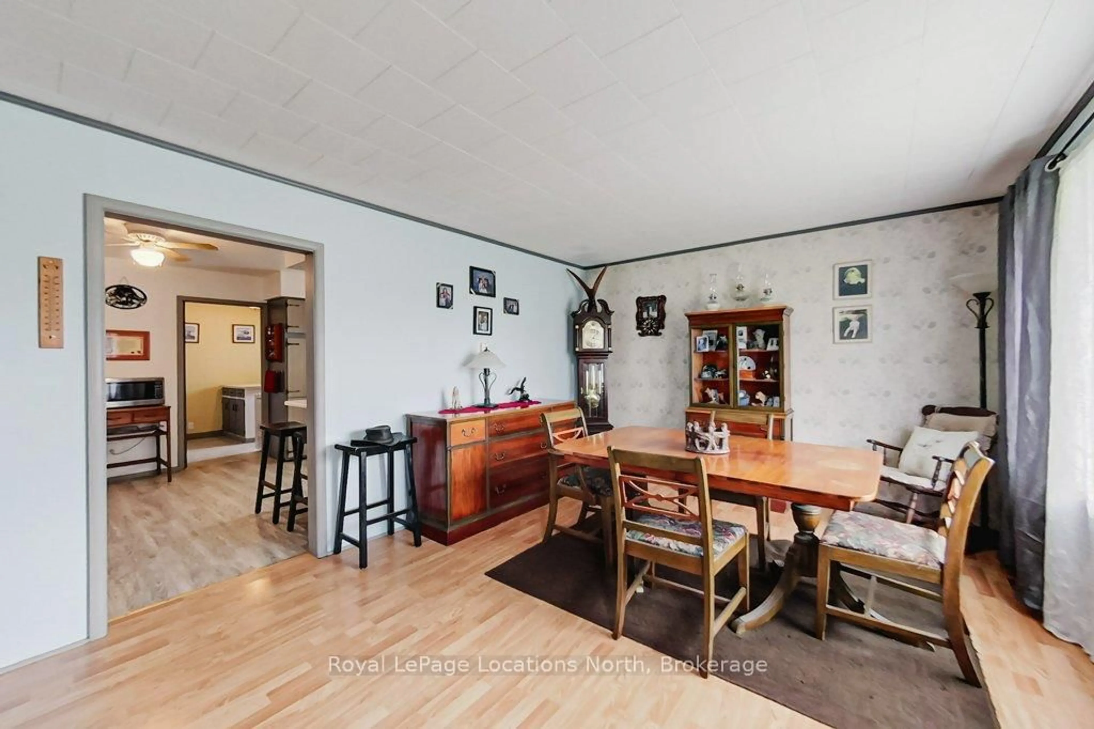 Dining room, unknown for 141 Gardiner St, Meaford Ontario N4L 1W6