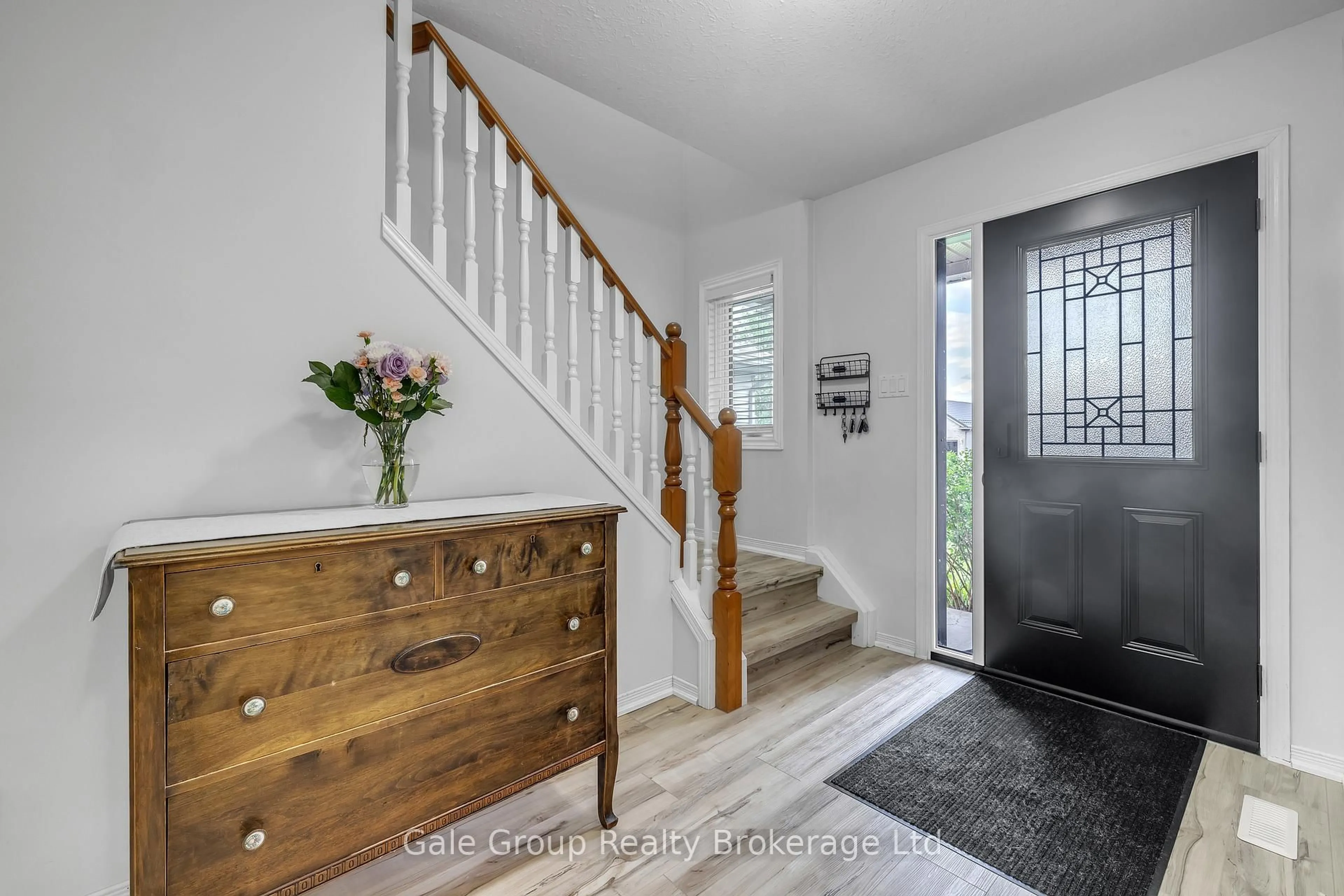 Indoor entryway for 15 CRUSOE Pl, Ingersoll Ontario N5C 4G2