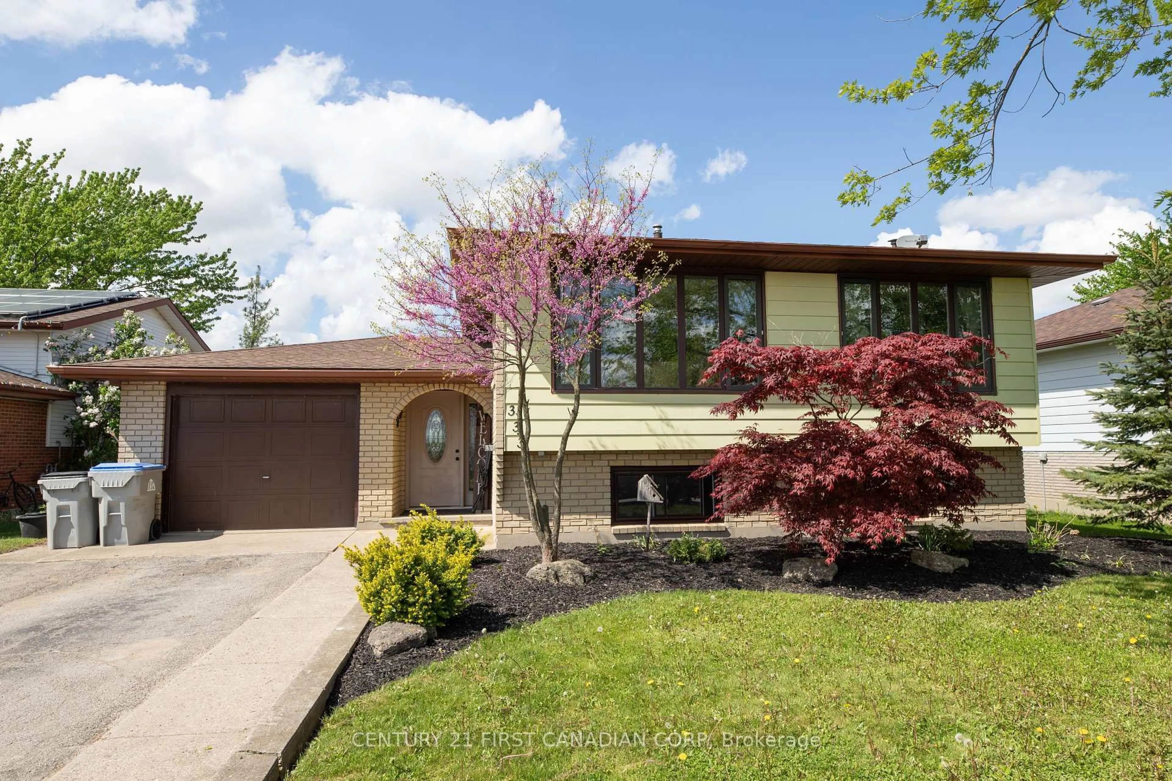 Home with vinyl exterior material, street for 333 St Clair St, Warwick Ontario N0M 2S0