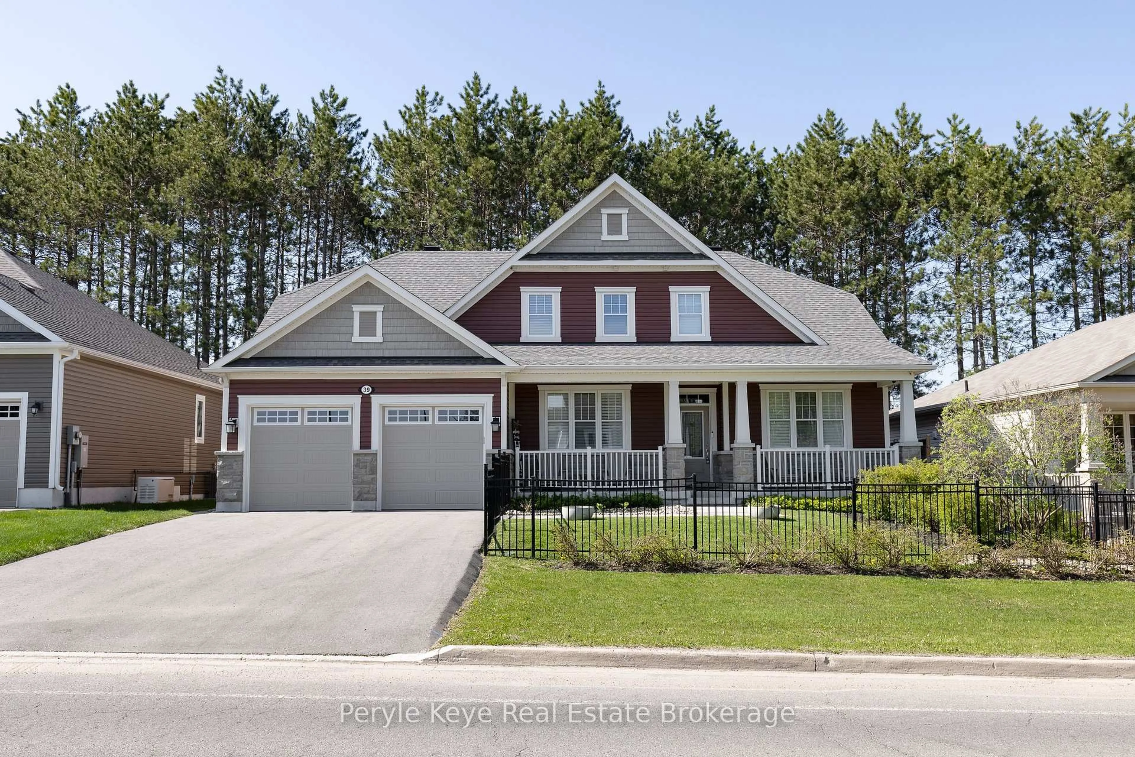 Home with brick exterior material, street for 39 Clearbrook Tr, Bracebridge Ontario P1L 0A3
