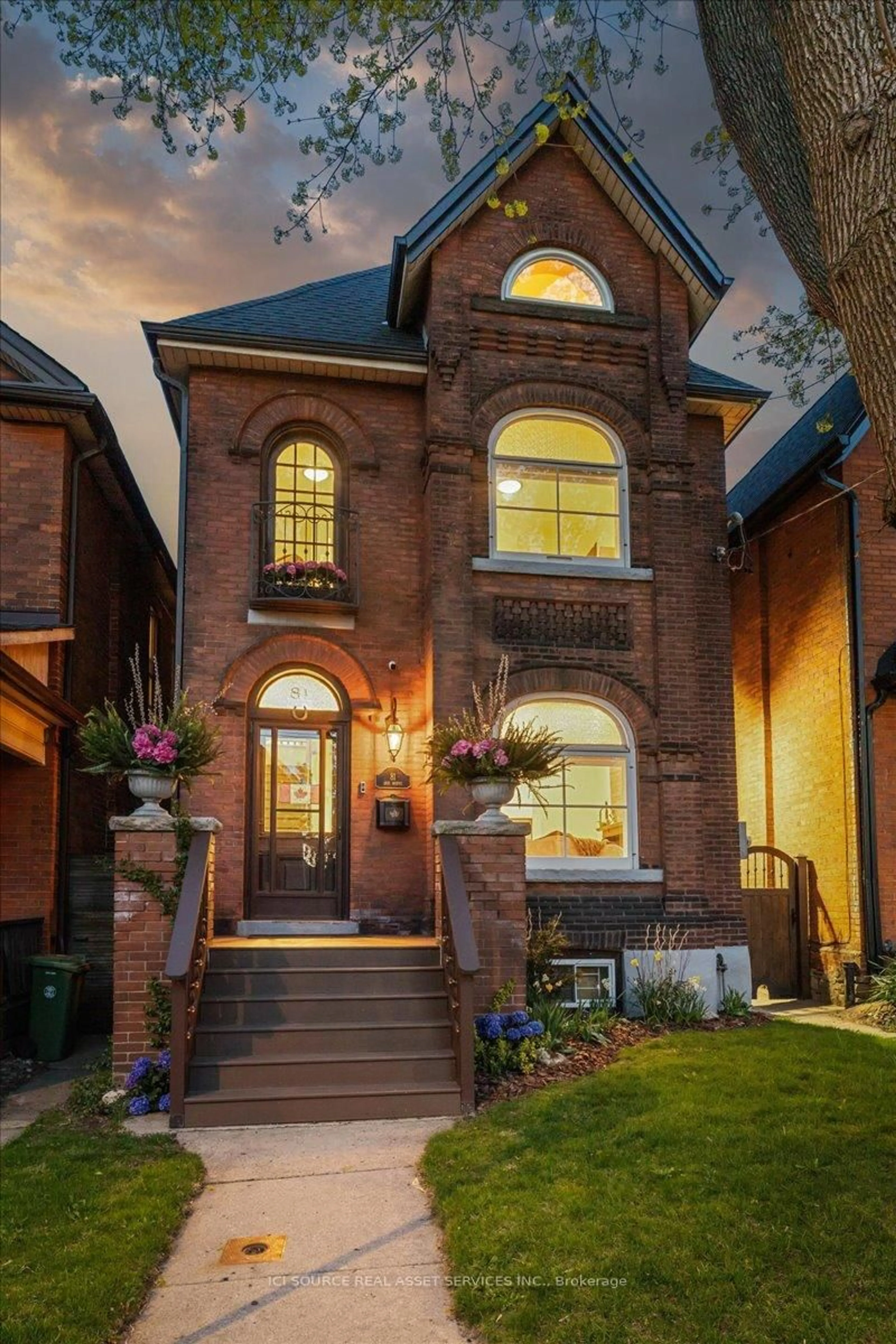 Home with brick exterior material, street for 81 Erie Ave, Hamilton Ontario L8N 2W5