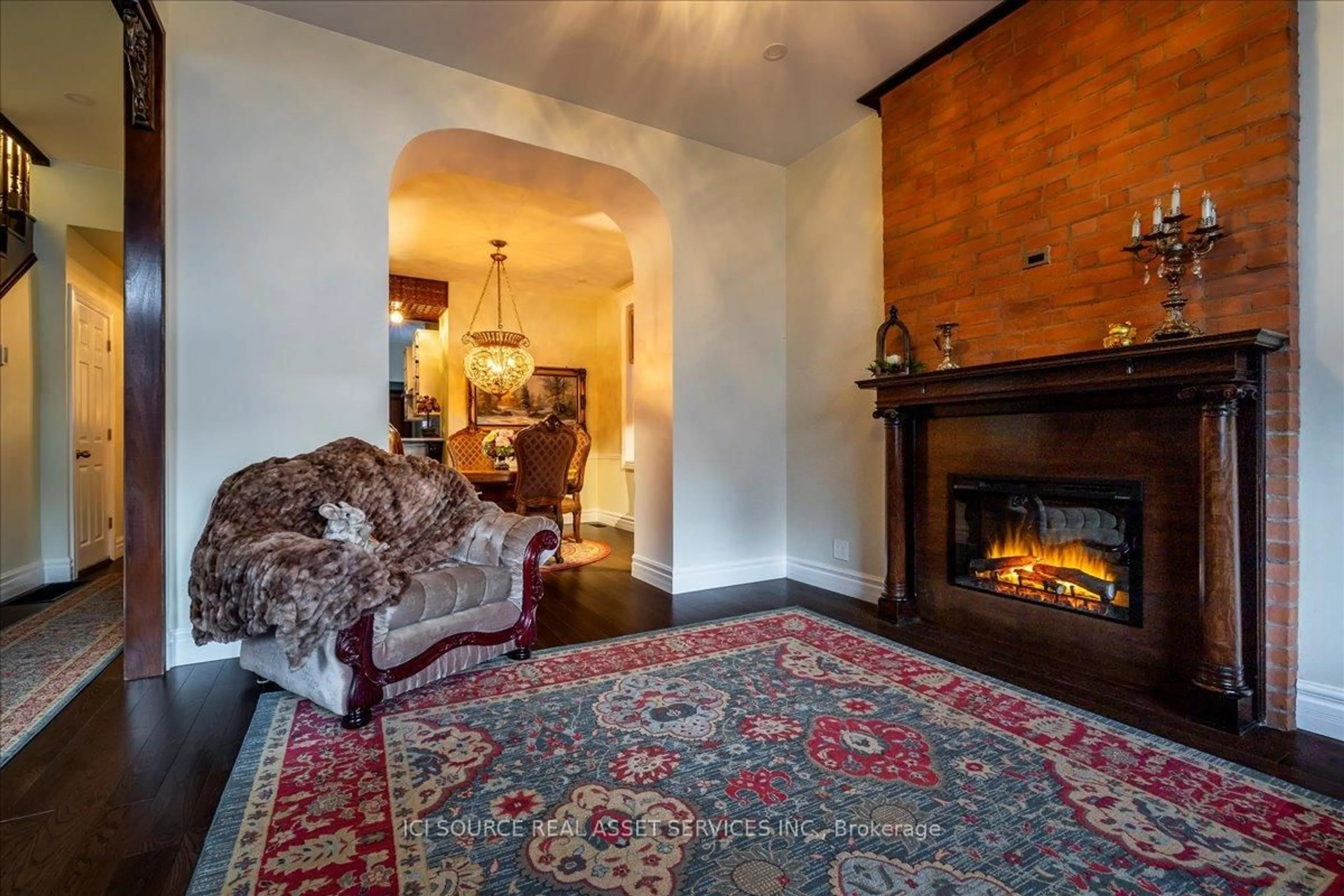 Living room with furniture, unknown for 81 Erie Ave, Hamilton Ontario L8N 2W5