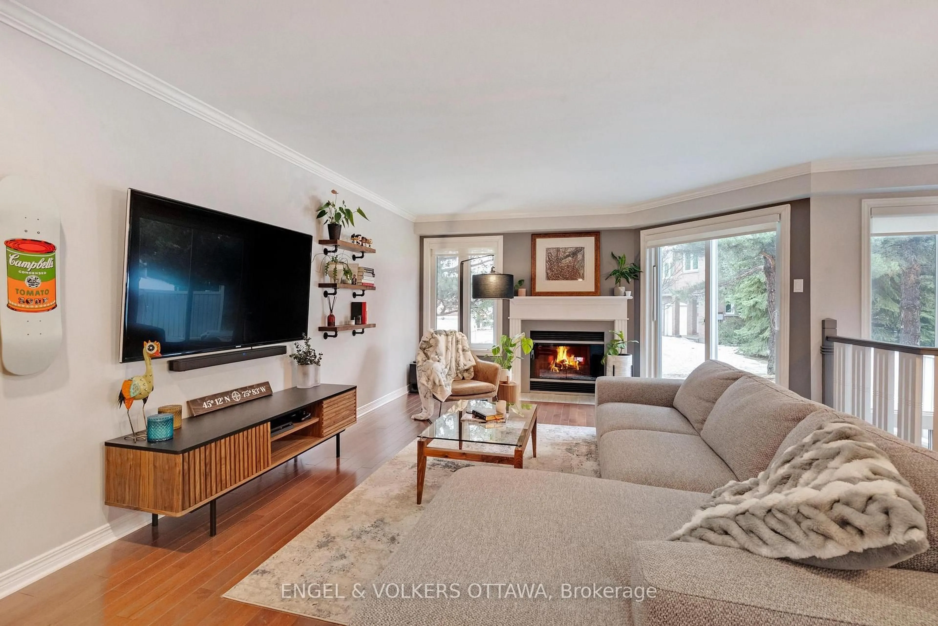 Living room with furniture, unknown for 29 Grandcourt Dr, Ottawa Ontario K2G 5X1