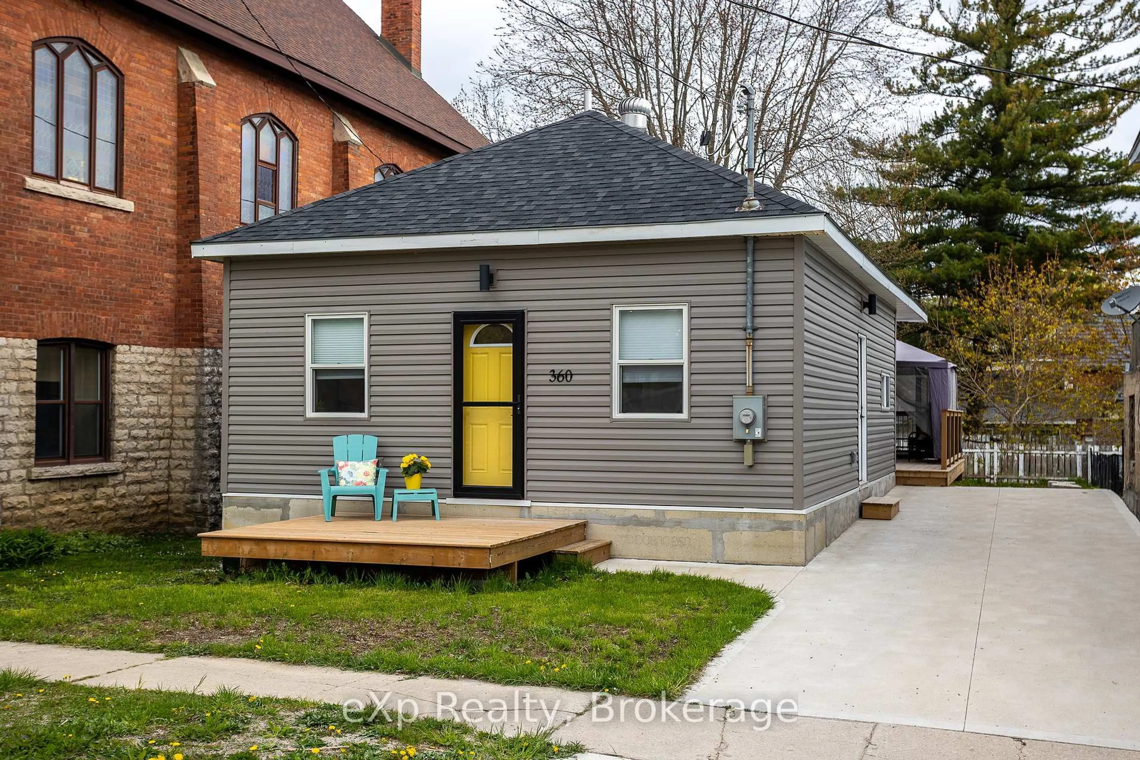 Home with brick exterior material, street for 360 Frank St, South Bruce Peninsula Ontario N0H 2T0