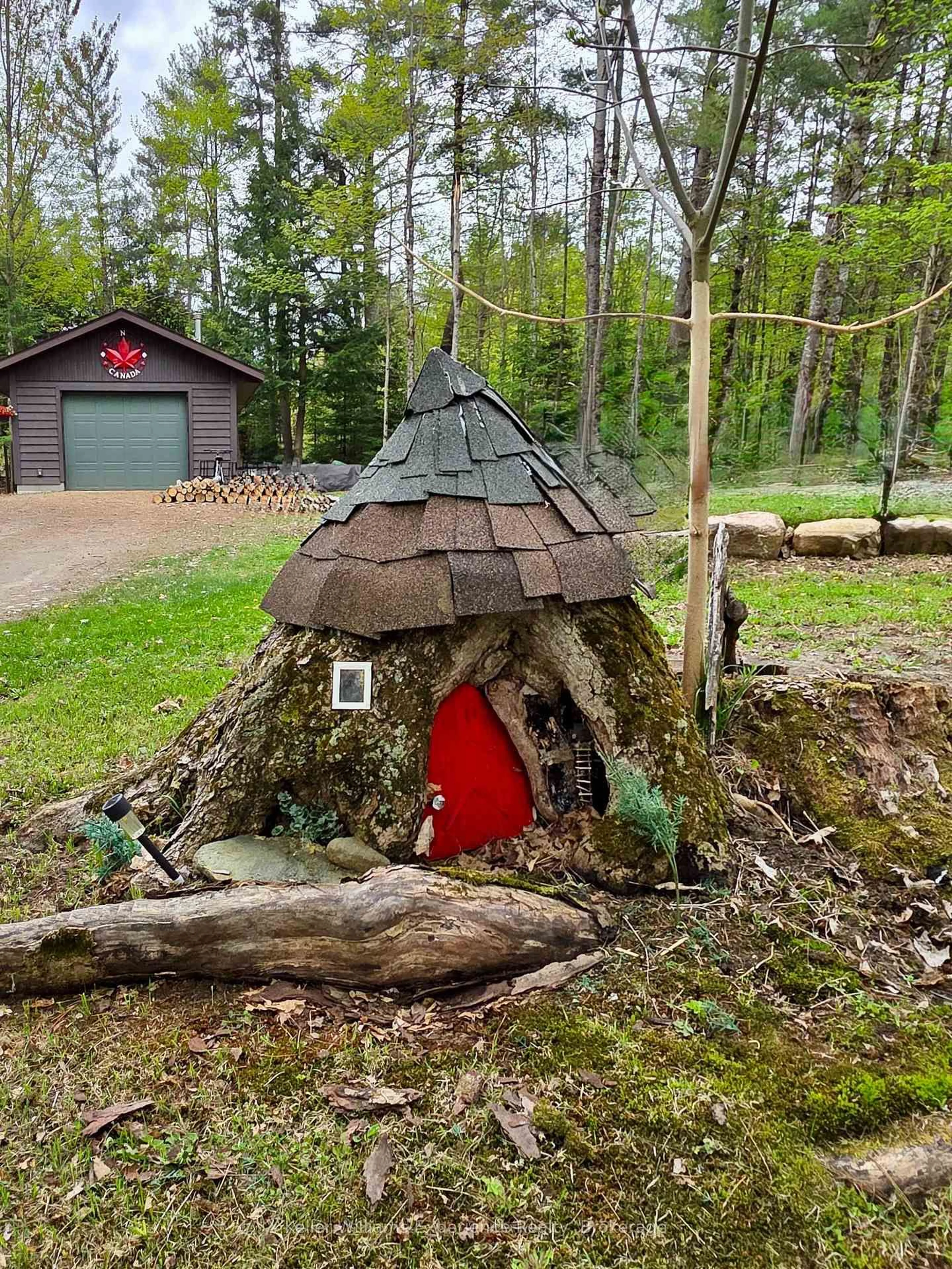 Shed for 1035 Conway Cres, Bracebridge Ontario P1L 1X1
