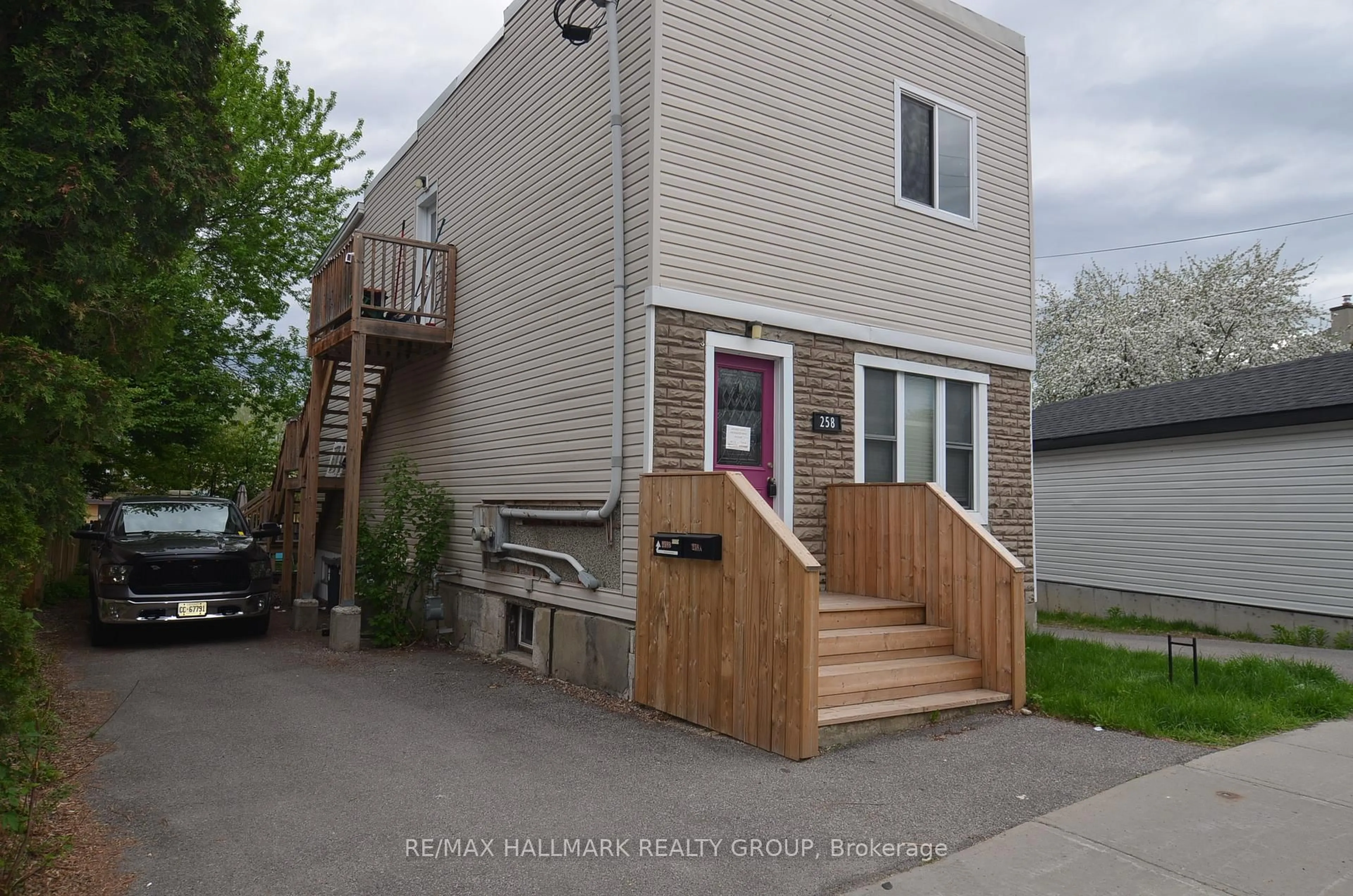 Unknown for 258 Granville St, Ottawa Ontario K1L 6Z2