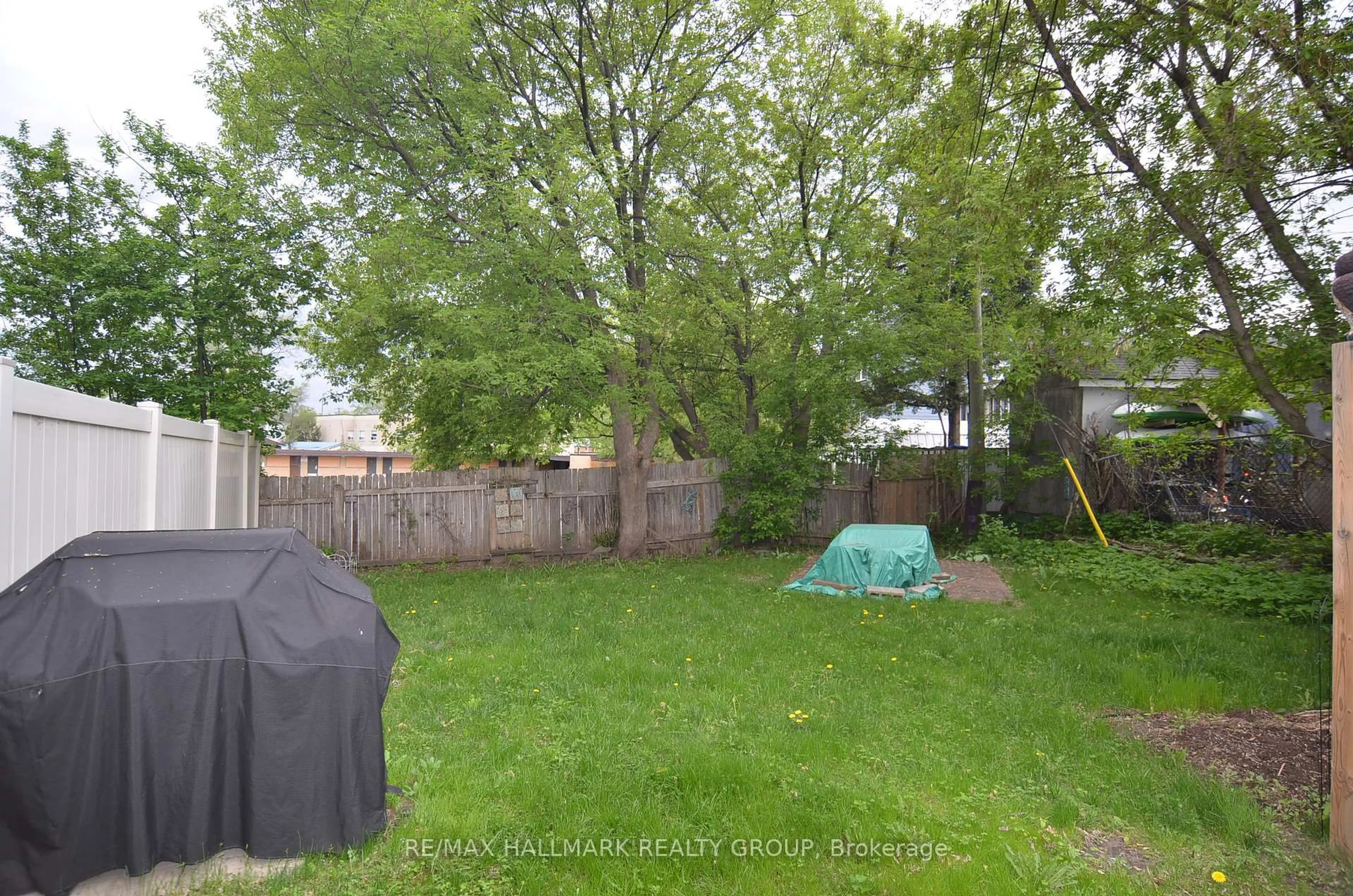 Unknown for 258 Granville St, Ottawa Ontario K1L 6Z2