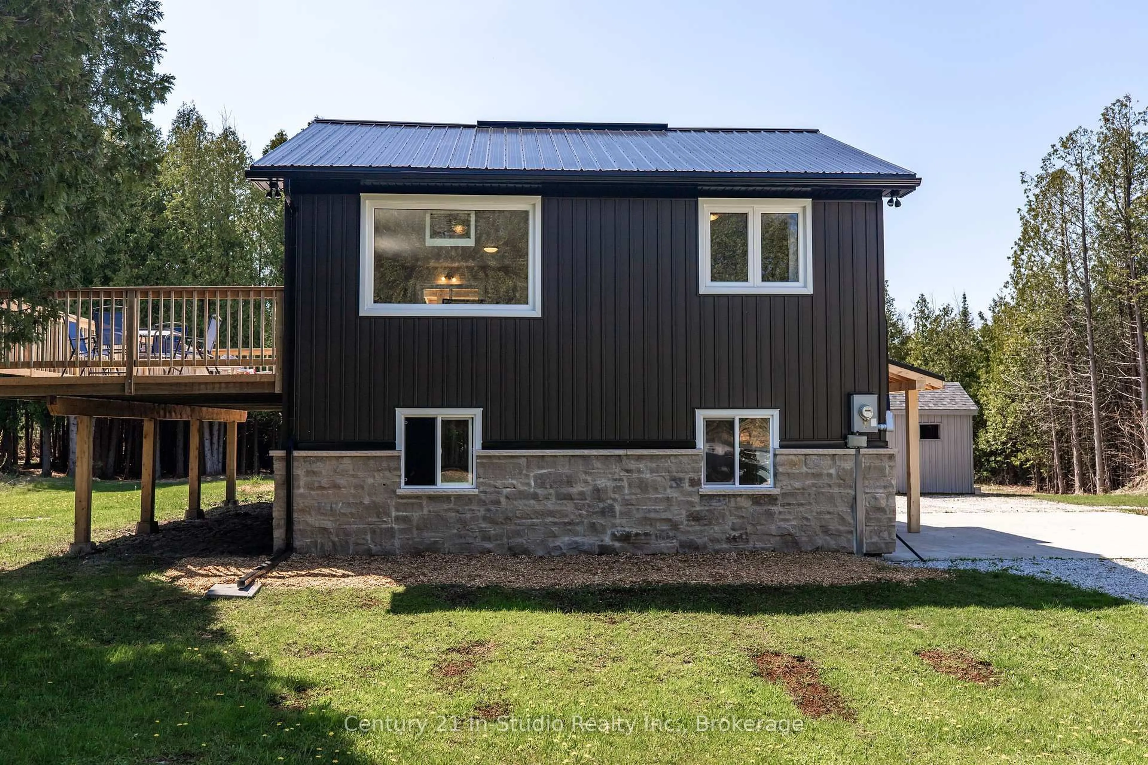 Home with vinyl exterior material, building for 174 Oliphant Way, South Bruce Peninsula Ontario N0H 2T0