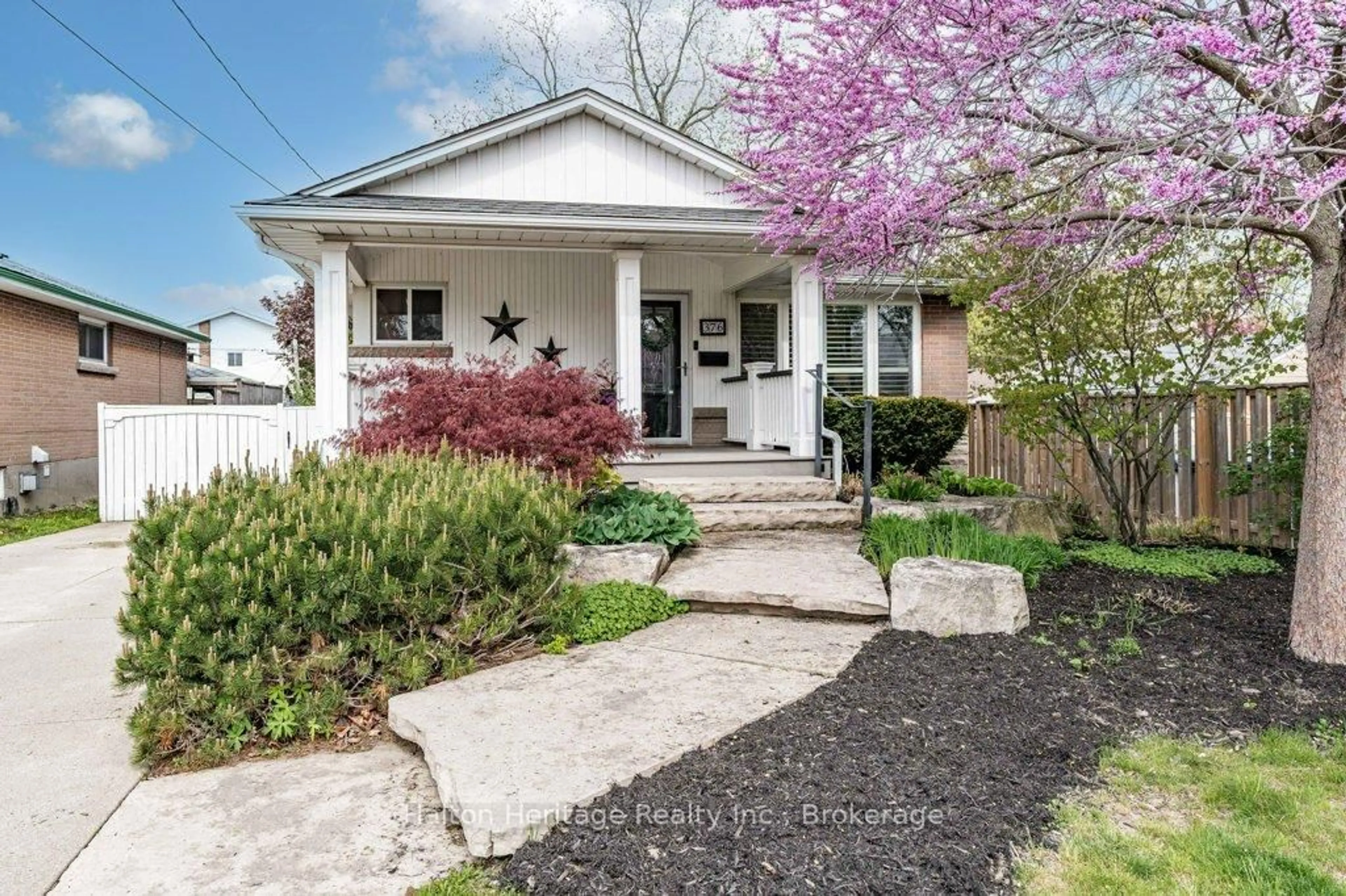 Home with brick exterior material, street for 376 East 18th St, Hamilton Ontario L9A 4R1