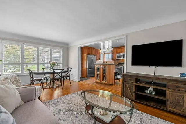 Additional property image - 376 East 18th St