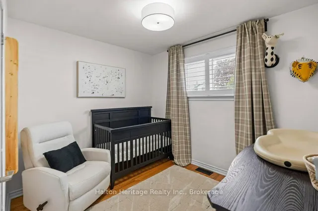Additional property image - 376 East 18th St