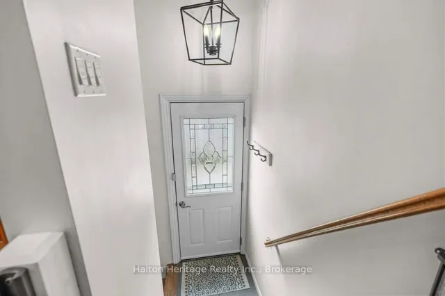 Additional property image - 376 East 18th St