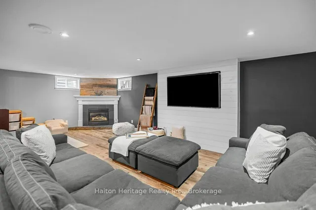 Additional property image - 376 East 18th St