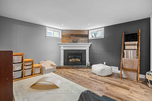 Additional property image - 376 East 18th St