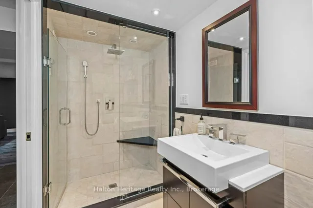 Additional property image - 376 East 18th St