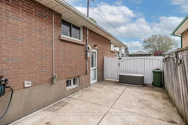 Additional property image - 376 East 18th St
