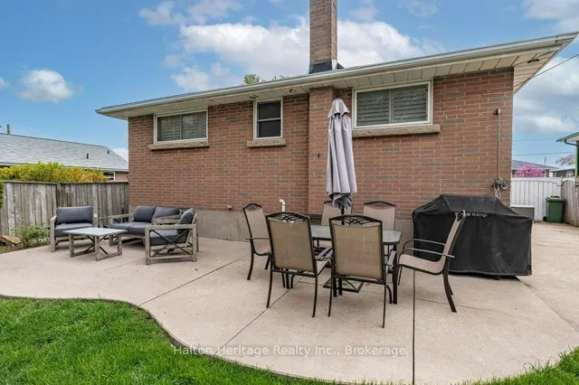 Additional property image - 376 East 18th St