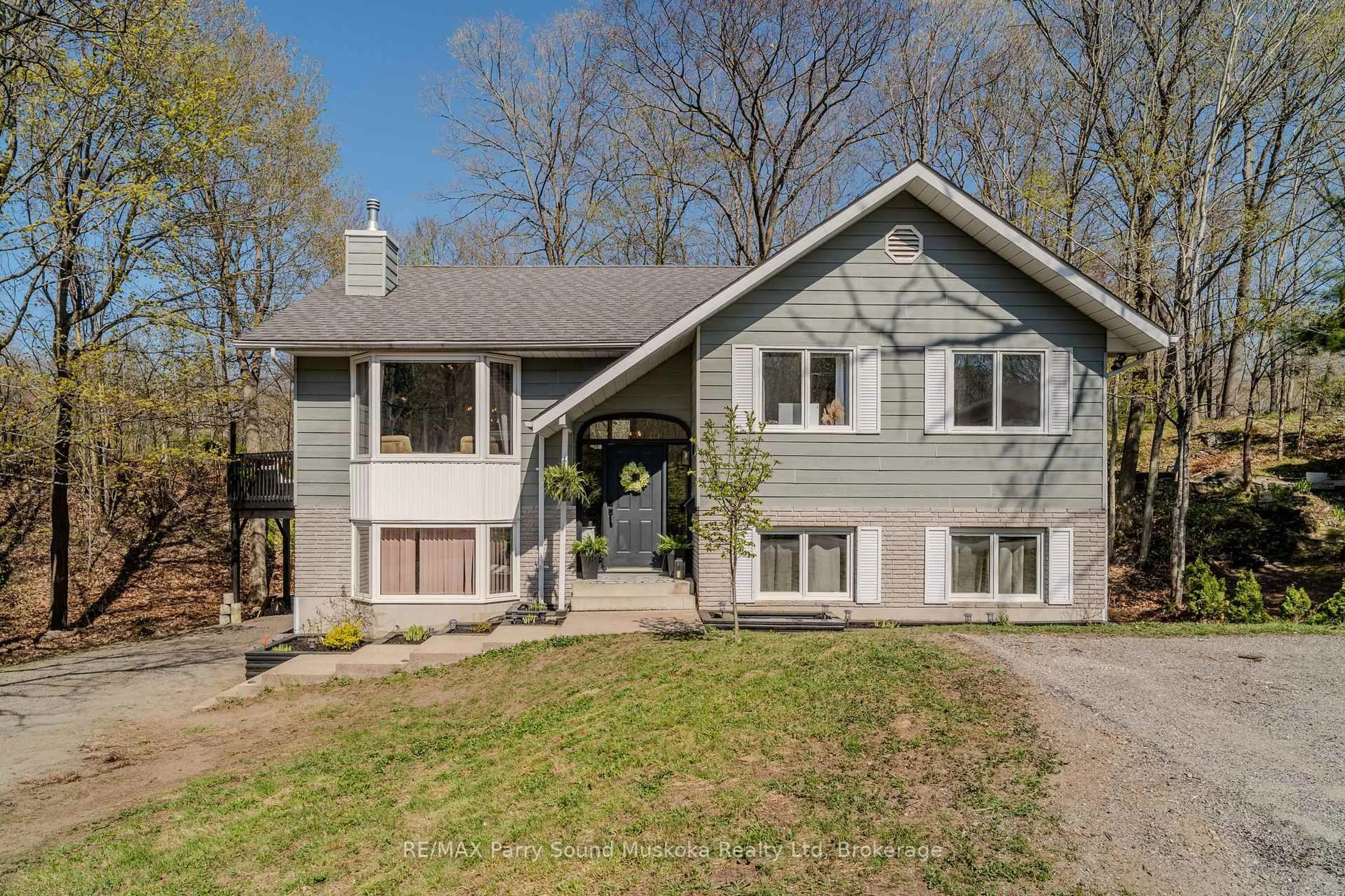 Home with vinyl exterior material, street for 13 Kristen Hts, Parry Sound Ontario P2A 2Z5
