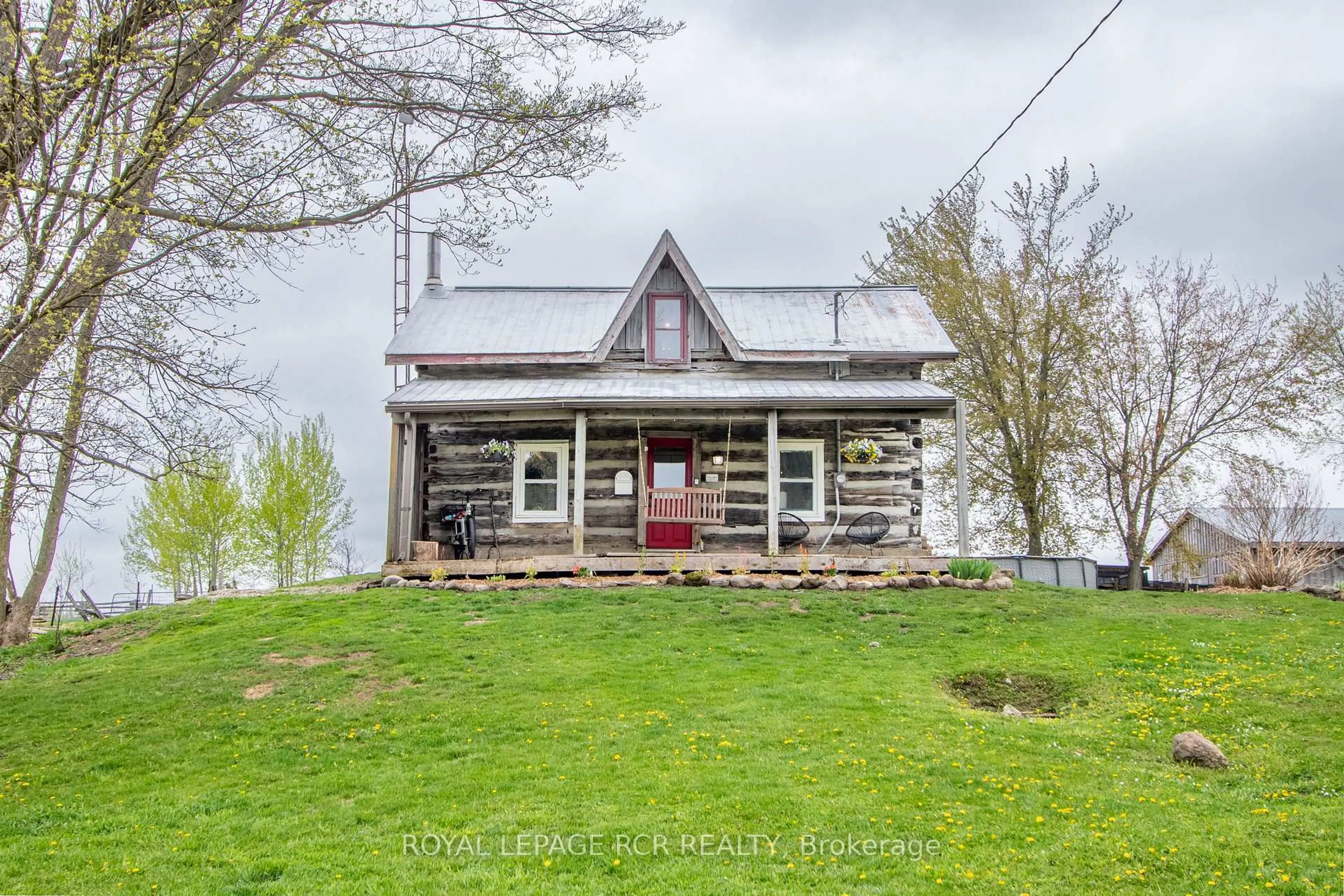 A pic from outside/outdoor area/front of a property/back of a property/a pic from drone, building for 125795 Southgate Rd 12 Rd, Southgate Ontario N0C 1B0