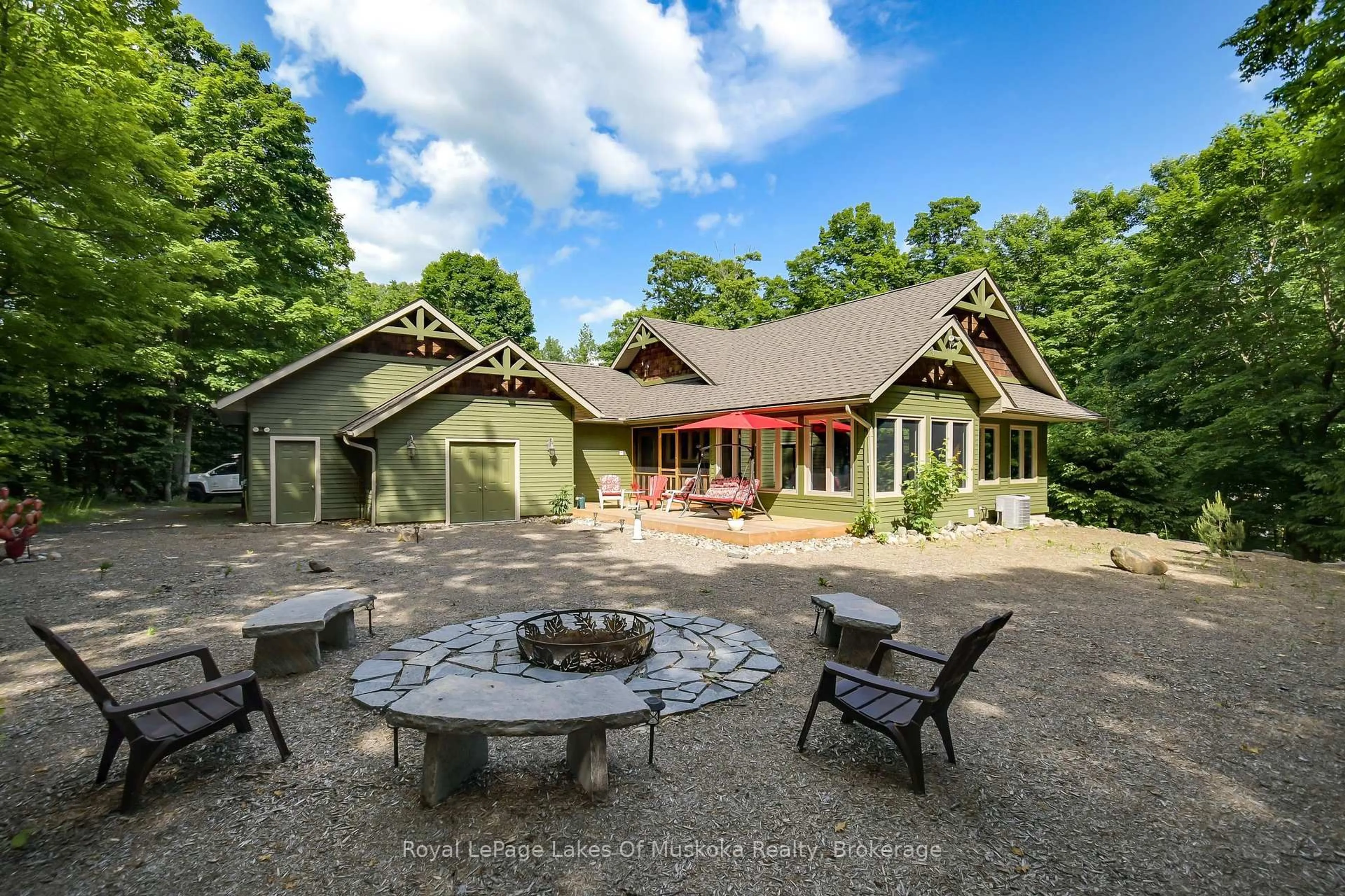 A pic from outside/outdoor area/front of a property/back of a property/a pic from drone, unknown for 759 WILLIAMSPORT Rd, Huntsville Ontario P1H 2J4