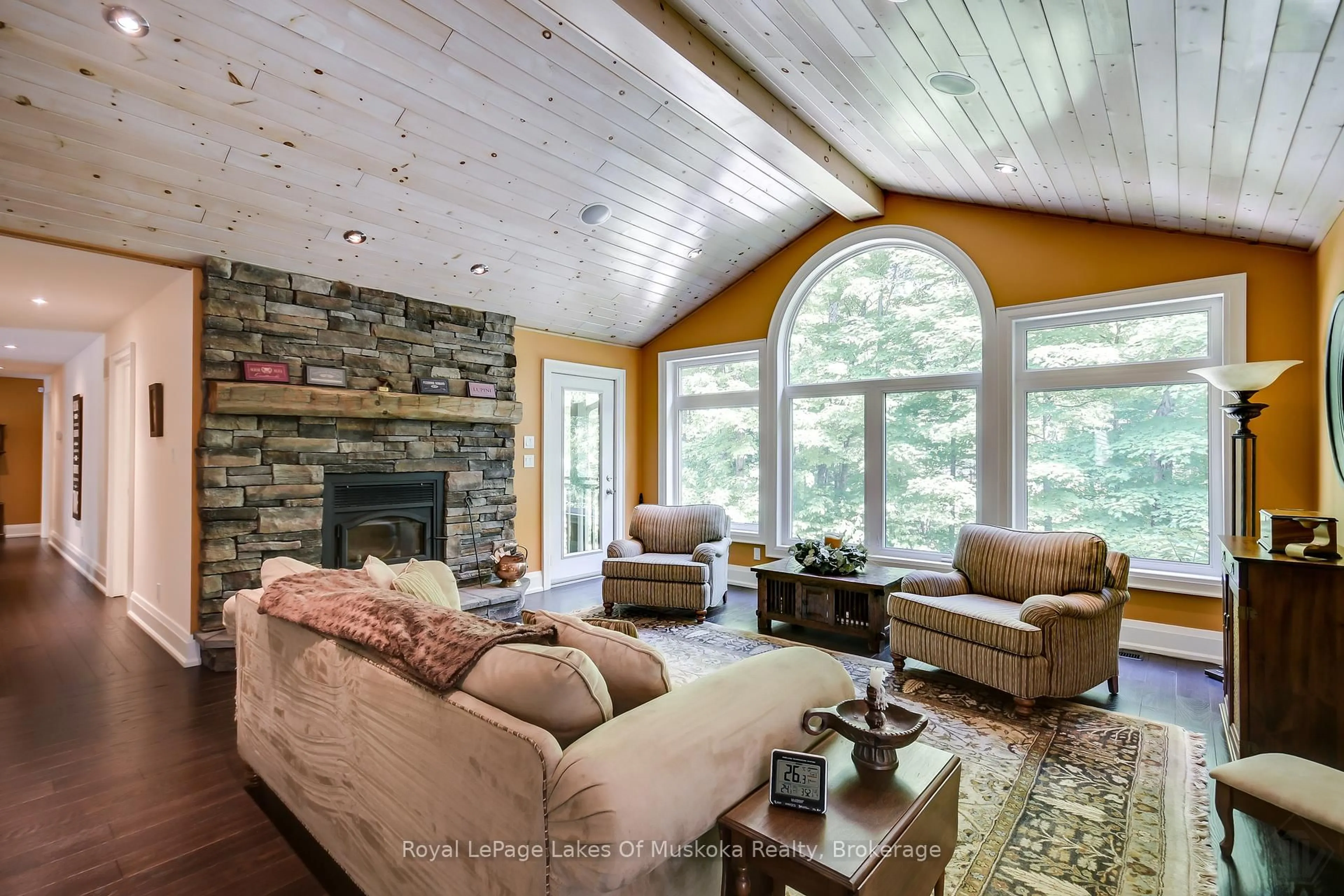 Living room with furniture, wood/laminate floor for 759 WILLIAMSPORT Rd, Huntsville Ontario P1H 2J4