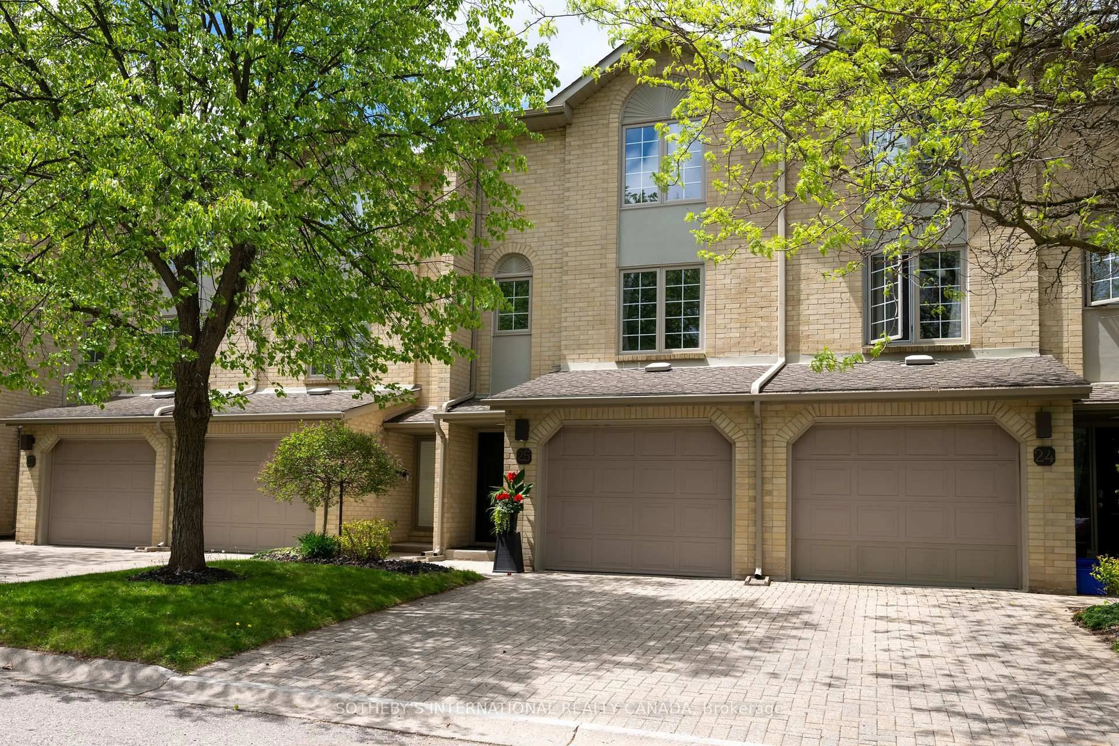 Unknown for 1399 Commissioners Rd #25, London South Ontario M6K 4G9