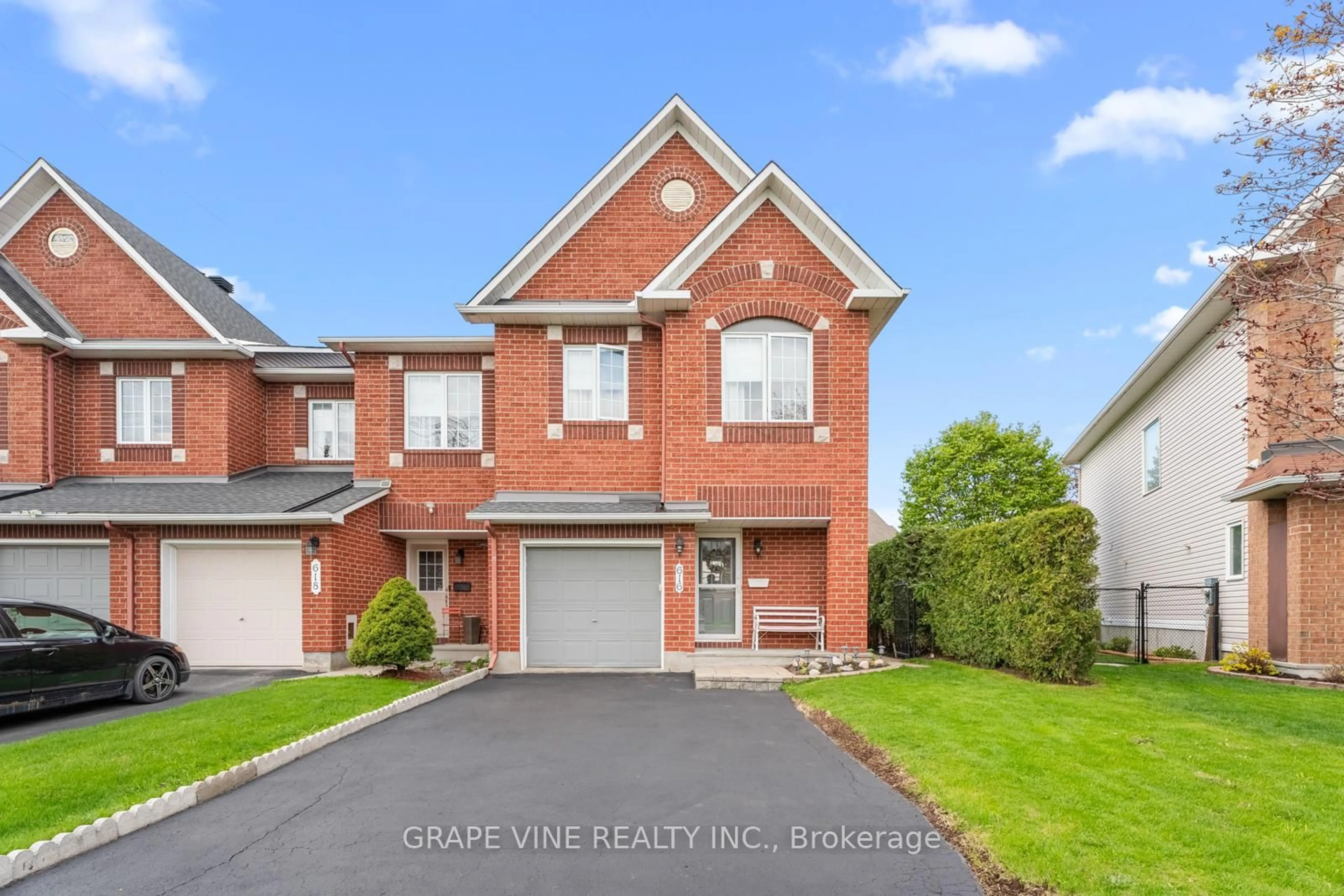 Home with brick exterior material, unknown for 616 Casabella Dr, Ottawa Ontario K4A 4G1