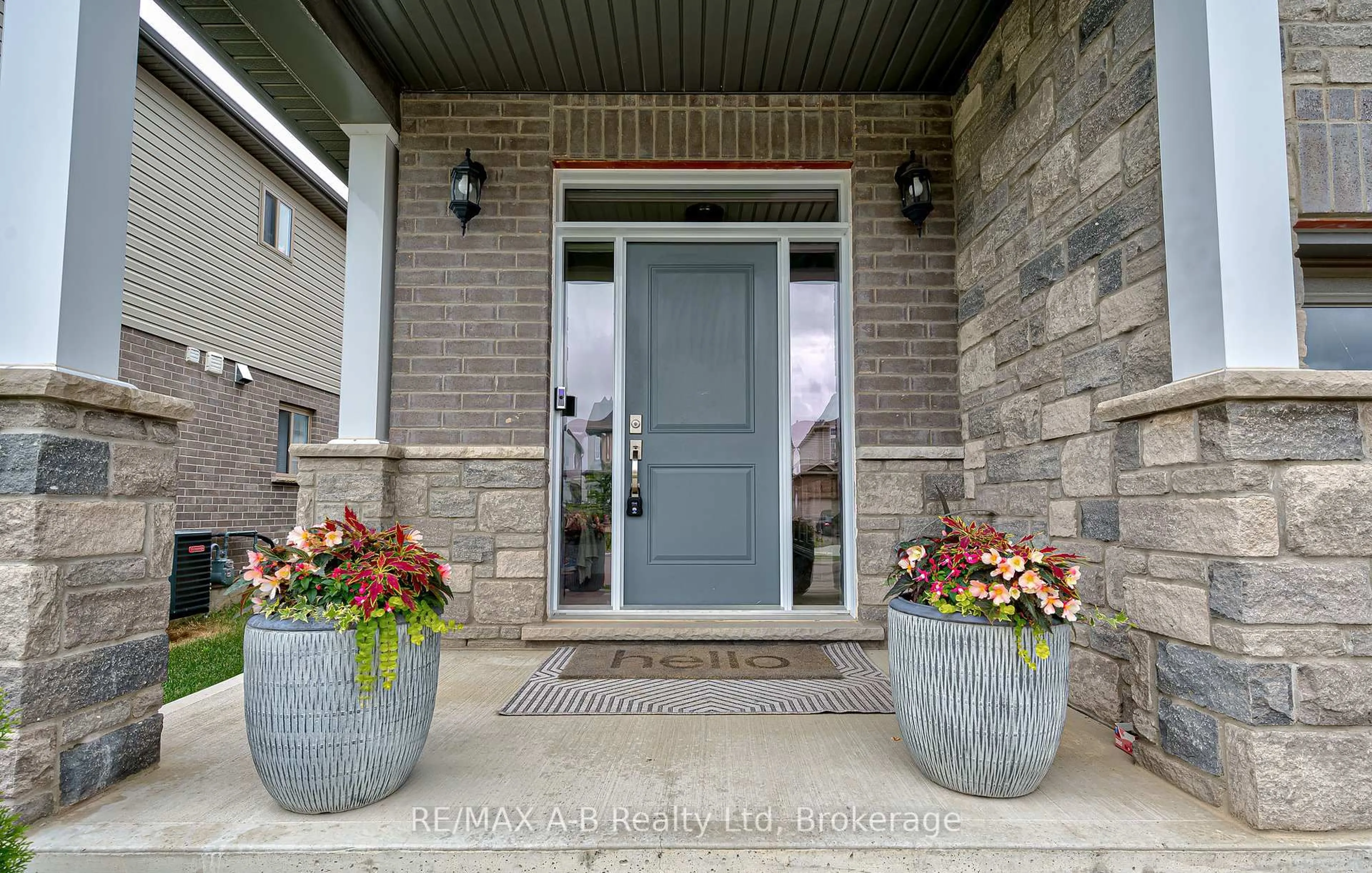 Indoor entryway for 247 Bradshaw Dr, Stratford Ontario N5A 0C8