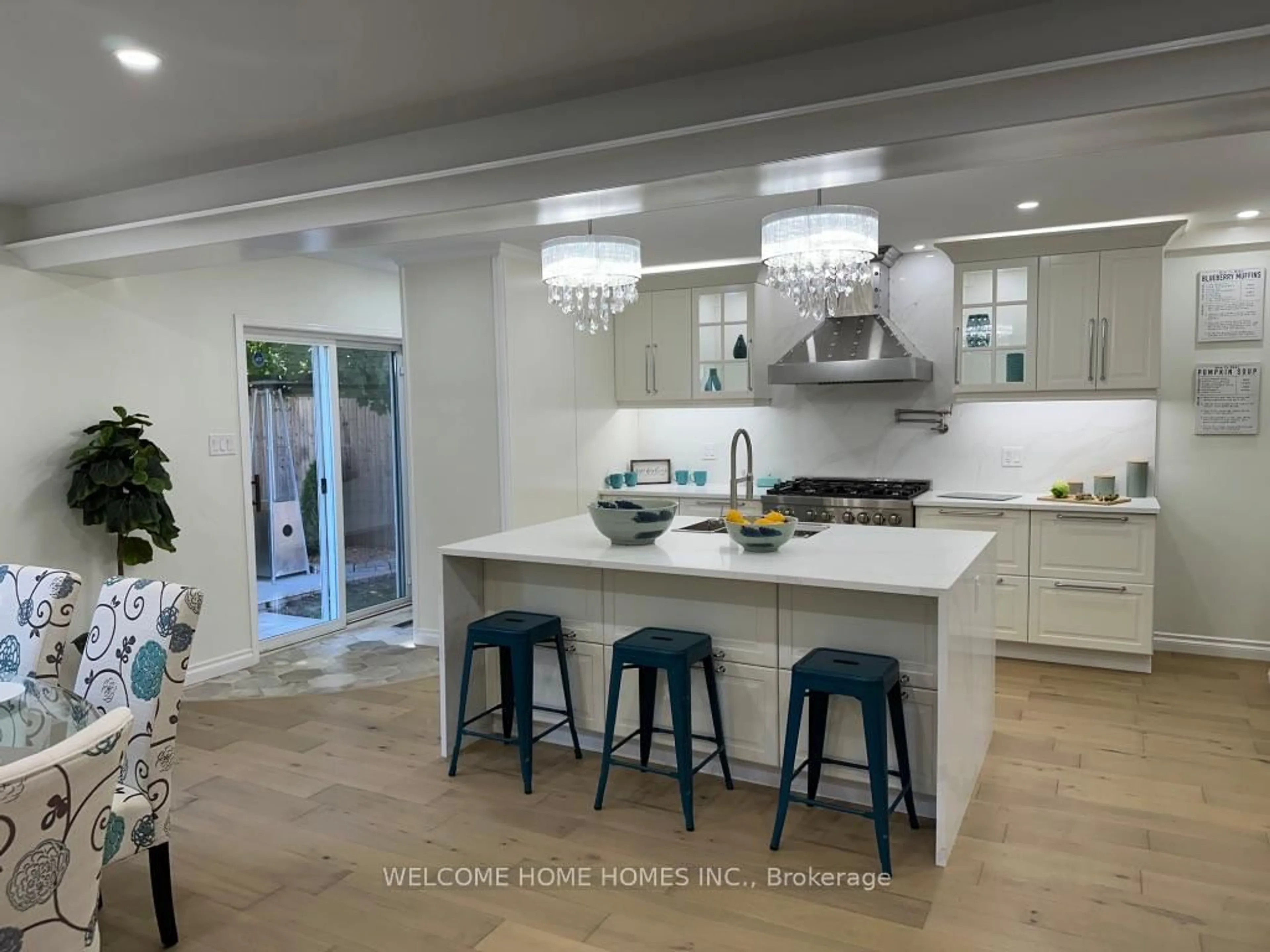 Open concept kitchen, ceramic/tile floor for 820 Guildwood Blvd, London North Ontario N6H 5G1