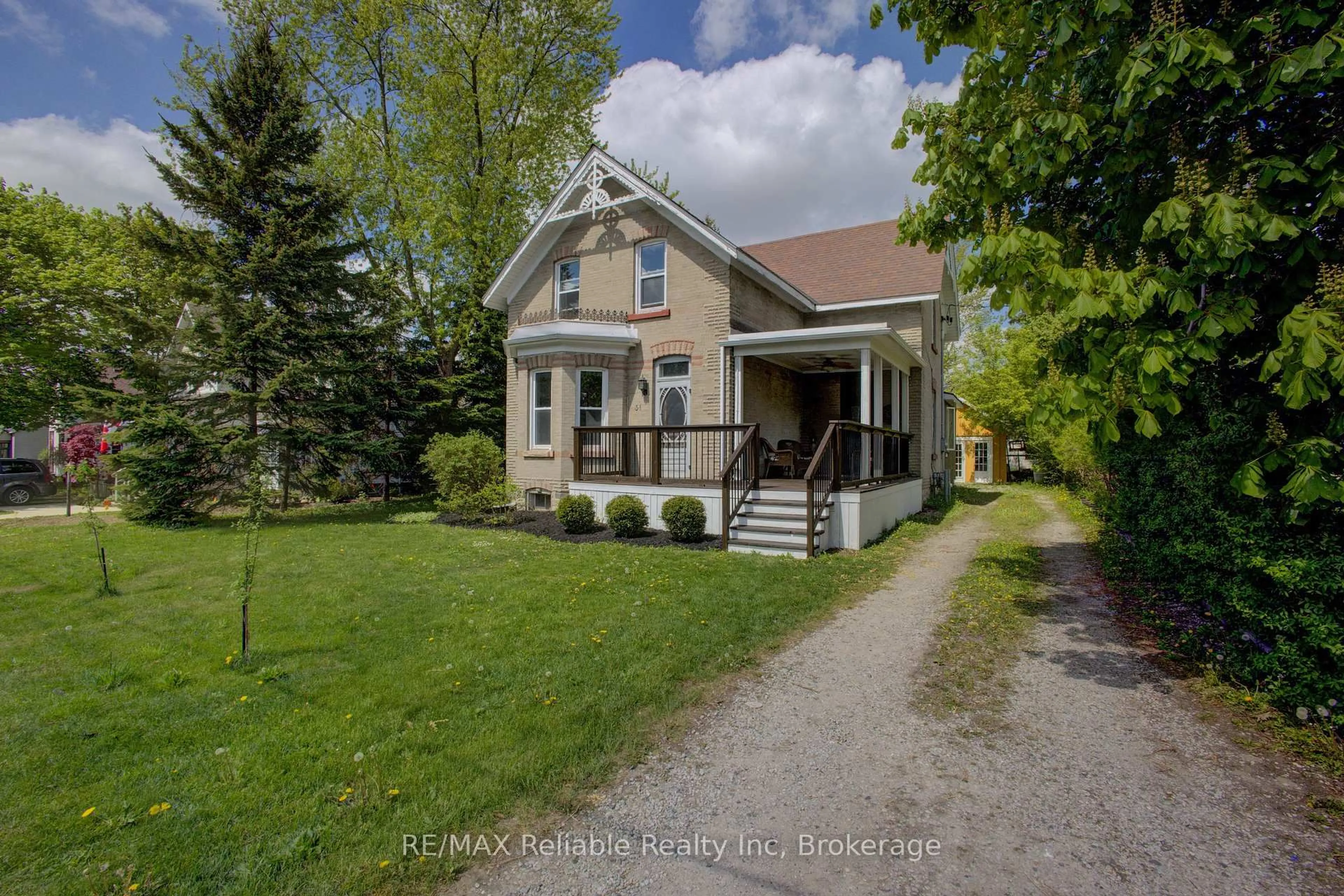 A pic from outside/outdoor area/front of a property/back of a property/a pic from drone, street for 31 Sparling St, Huron East Ontario N0K 1W0