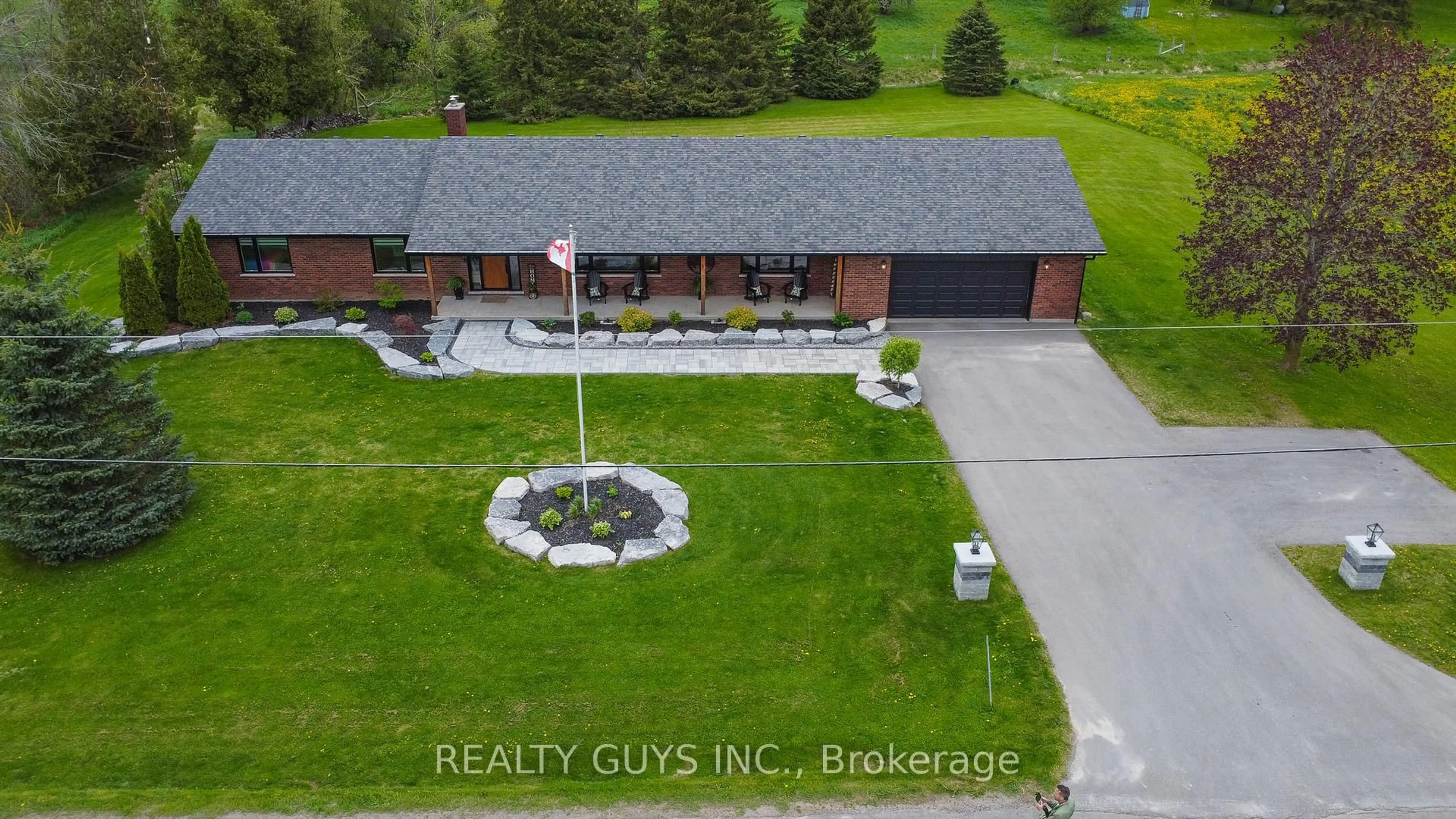 A pic from outside/outdoor area/front of a property/back of a property/a pic from drone, building for 1586 Carmel 2nd Line, Cavan Monaghan Ontario L0A 1G0