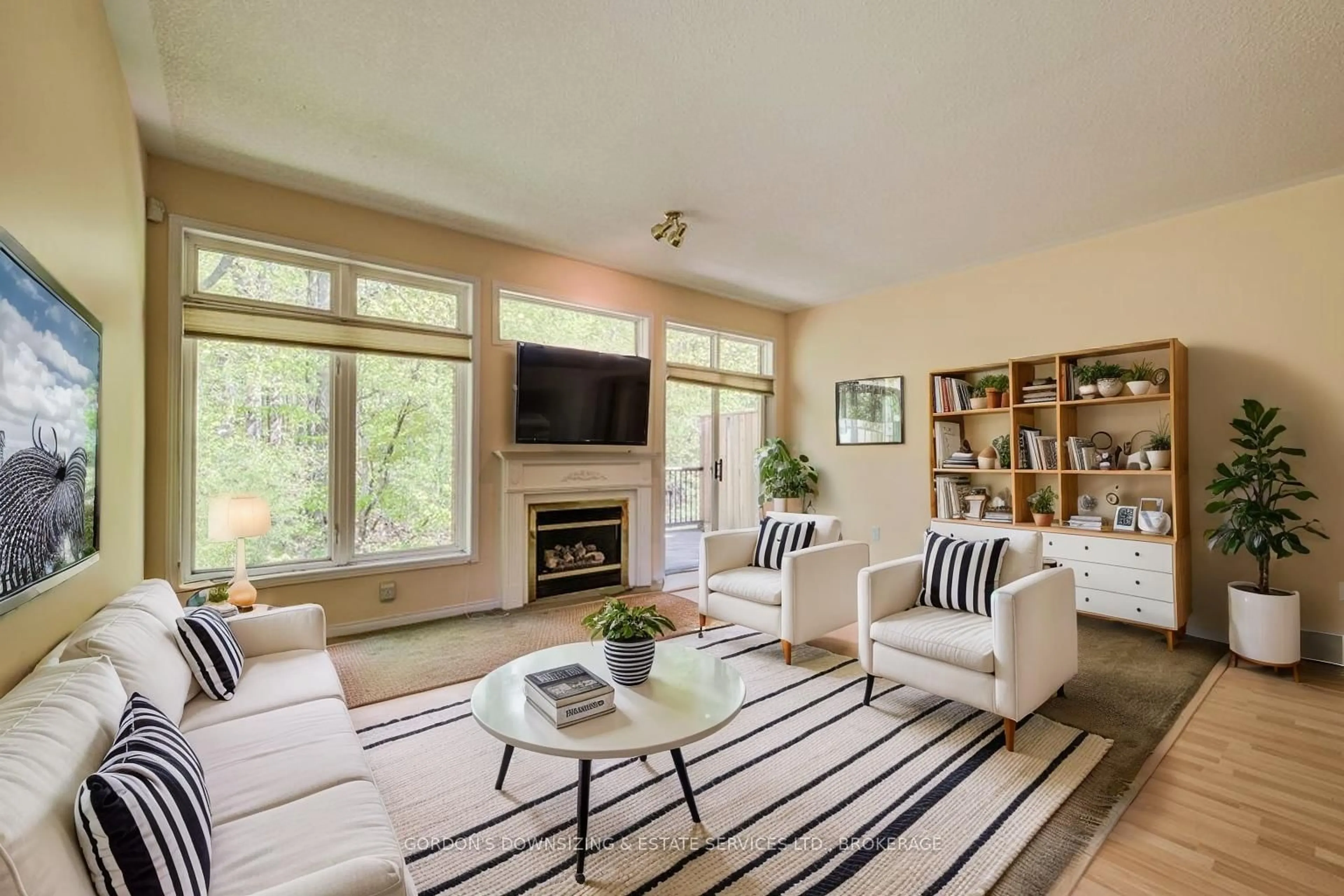 Living room with furniture, unknown for 450 Westforest Tr #9, Kitchener Ontario N2N 3M2